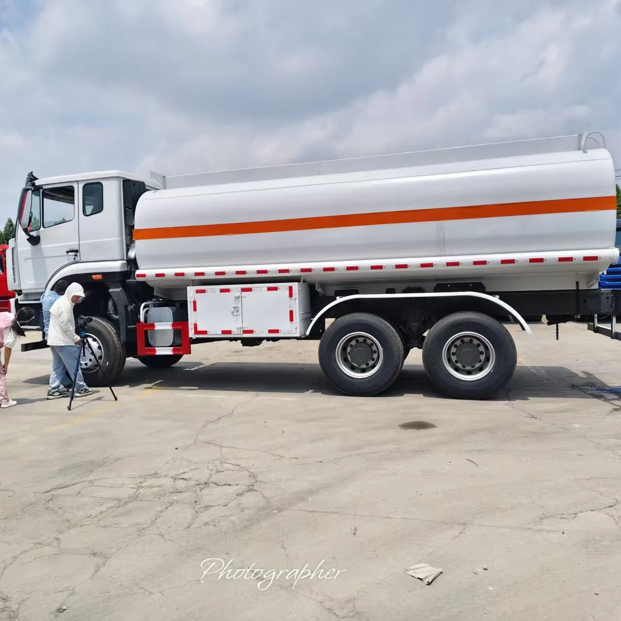 Used Special Purpose Vehicle Sino HOWO 8*4 Oil Tanker Truck