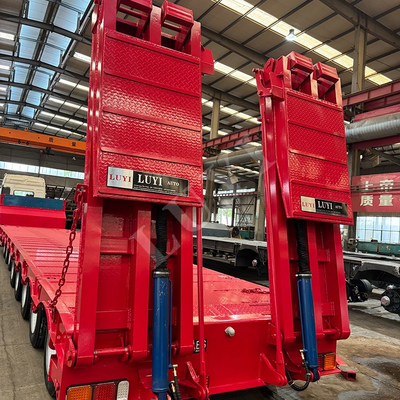 High Quality Heavy Duty 8 Axle Lowboy Semi-Trailer Lowbed Semi Trailer Transport Heavy Machine Low Bed Semi Trailer with Hydraulic Ladder