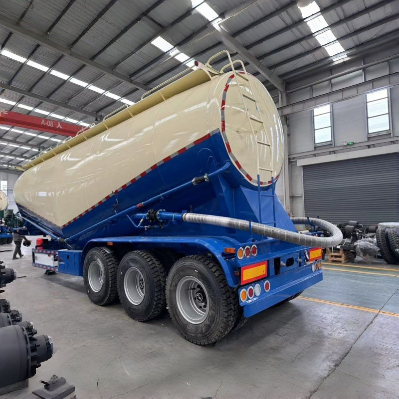 42cbm 45cbm Cement Tank Trailer / Dry Bulk Cement Tanker / Powder Tanker Trailer Carbon Steel for Cement Fly Ash Lime Powder with Fuwa BPW Axles Diesel Engine