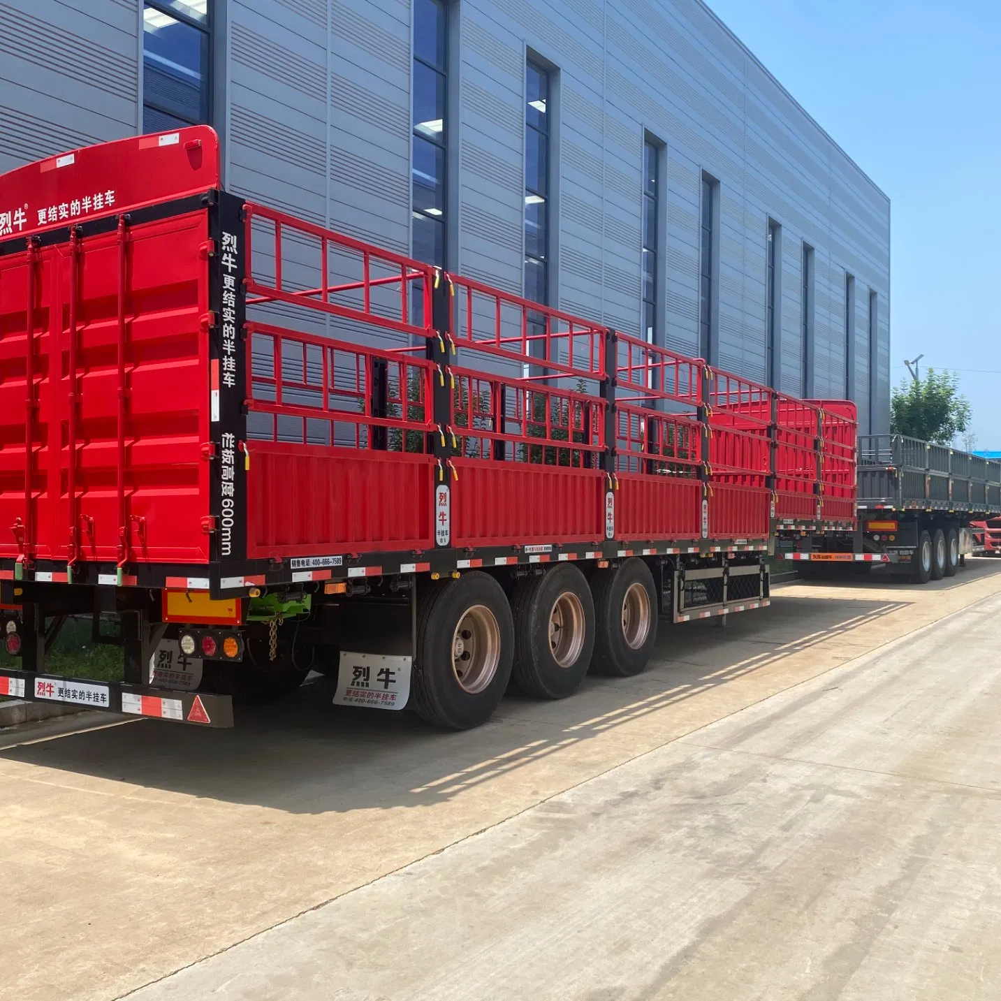 Vehicle Master Tri-Axle Animal Transport Stake Fence Semi Trailer for Transport Cattle Sheep Horse Pig