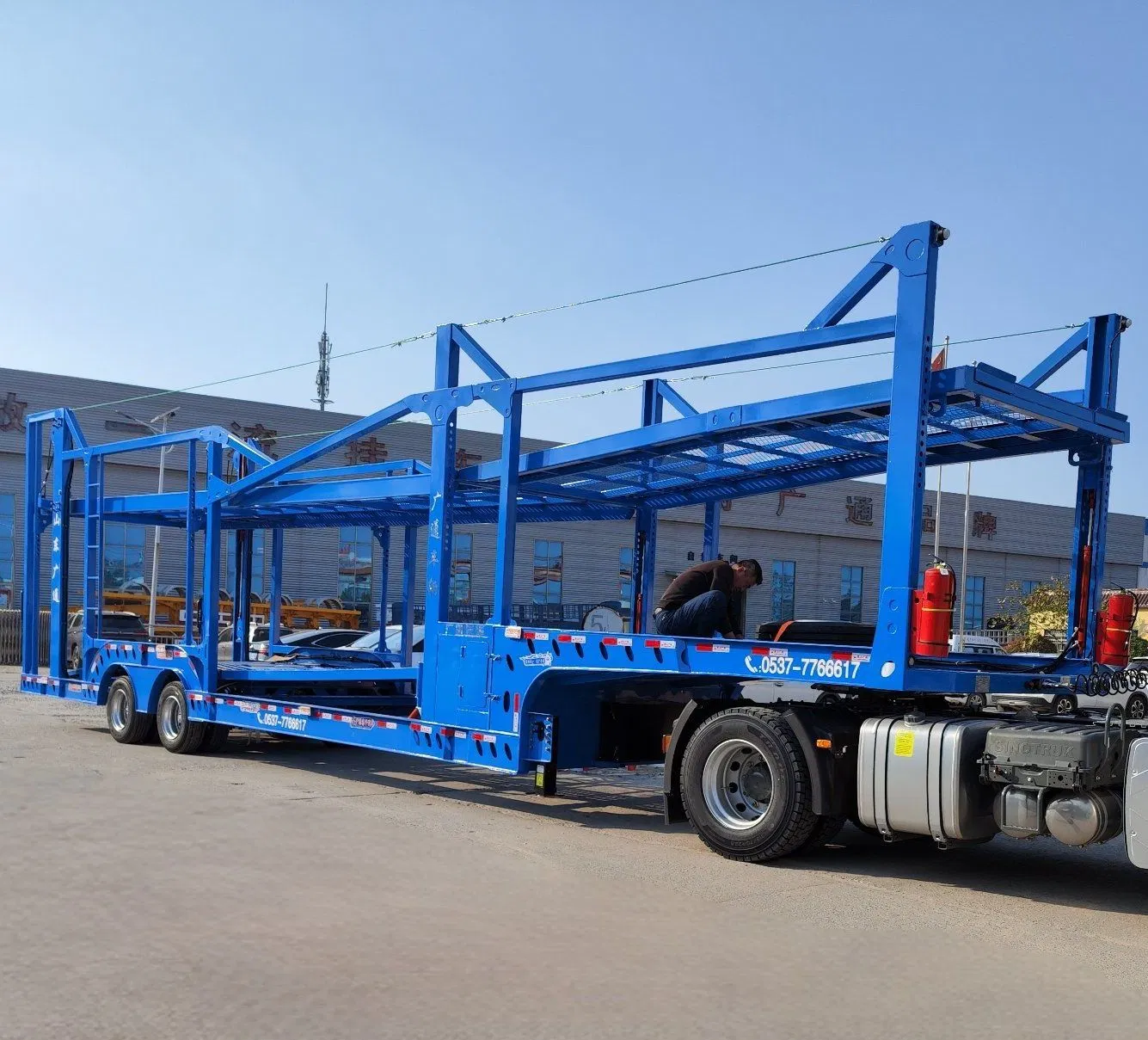 Car Transport/Hauler Semi-Trailer Car Carrier/Delivery Double Deck Trailer Canton Fair Truck Exhibition
