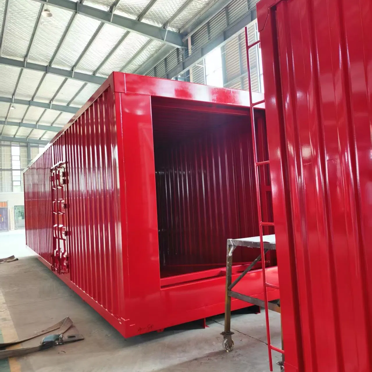 HOWO Sinotruk 4× 2 220HP Factory Directly Sale Freezer Refrigerated Carrier 45-50m3 Food Refrigerated Van Truck Semi Trailer