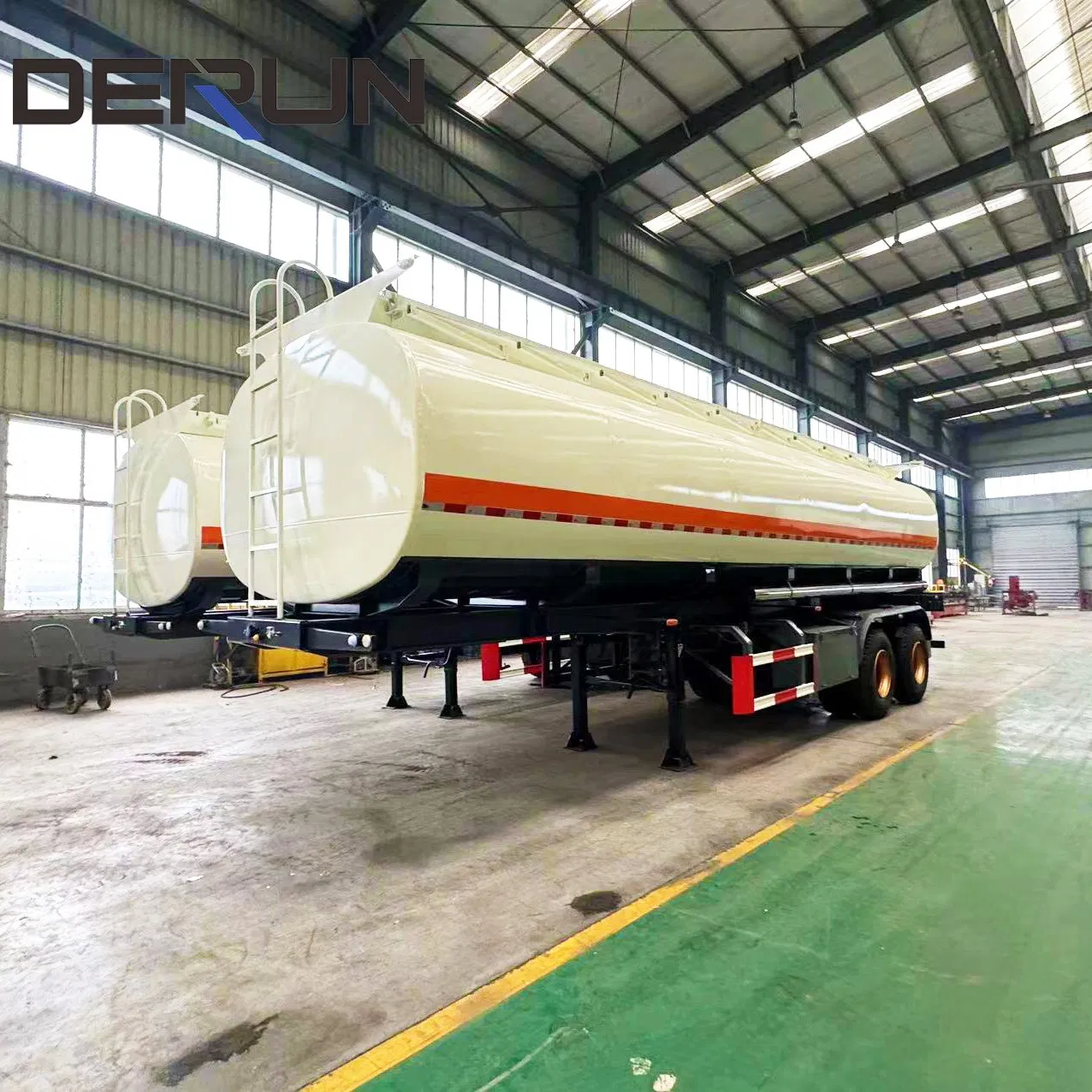 3axles 36000L/40000L/45000L Fuel/Diesel/Crude Oil/Petrol/Gasoline/Milk Tanker 35/40/45cbm Bulk Cement/Dry Ash/Powder/Flour/Silo Tank Semi Truck Trailer Price