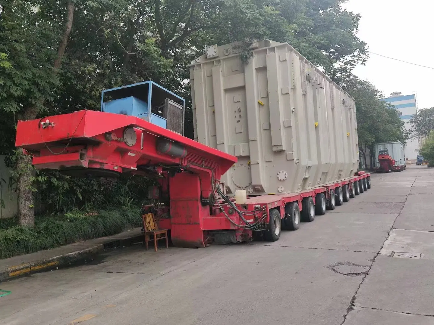 Made in China 300-Ton Hydraulic Steering Hydraulic Axle Automatic Steering Modular Transport Truck 12/16-Axis Heavy Equipment Trailer Nicholas Series Trailer