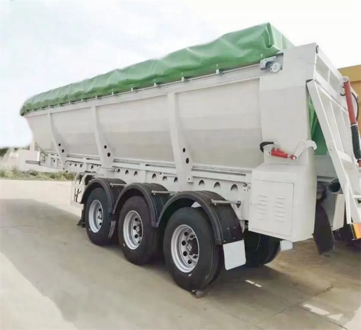 Grain Transport Semi-Trailer, Mobile Crawler Translational Dump, One-Button Enclosed Compartment, 30-60 Tons, Customized Axle