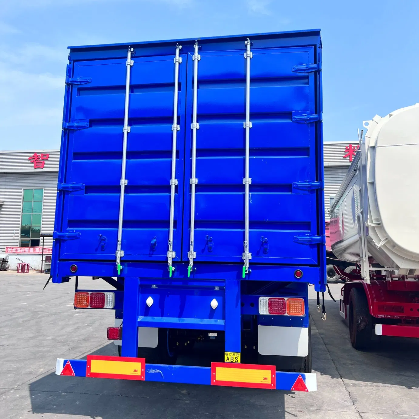Best Selling Cargo Transport Dry Van Type Box 60 Tons 40FT Opan Wing Van Box Semi Trailer Curtain Semi Truck Trailer