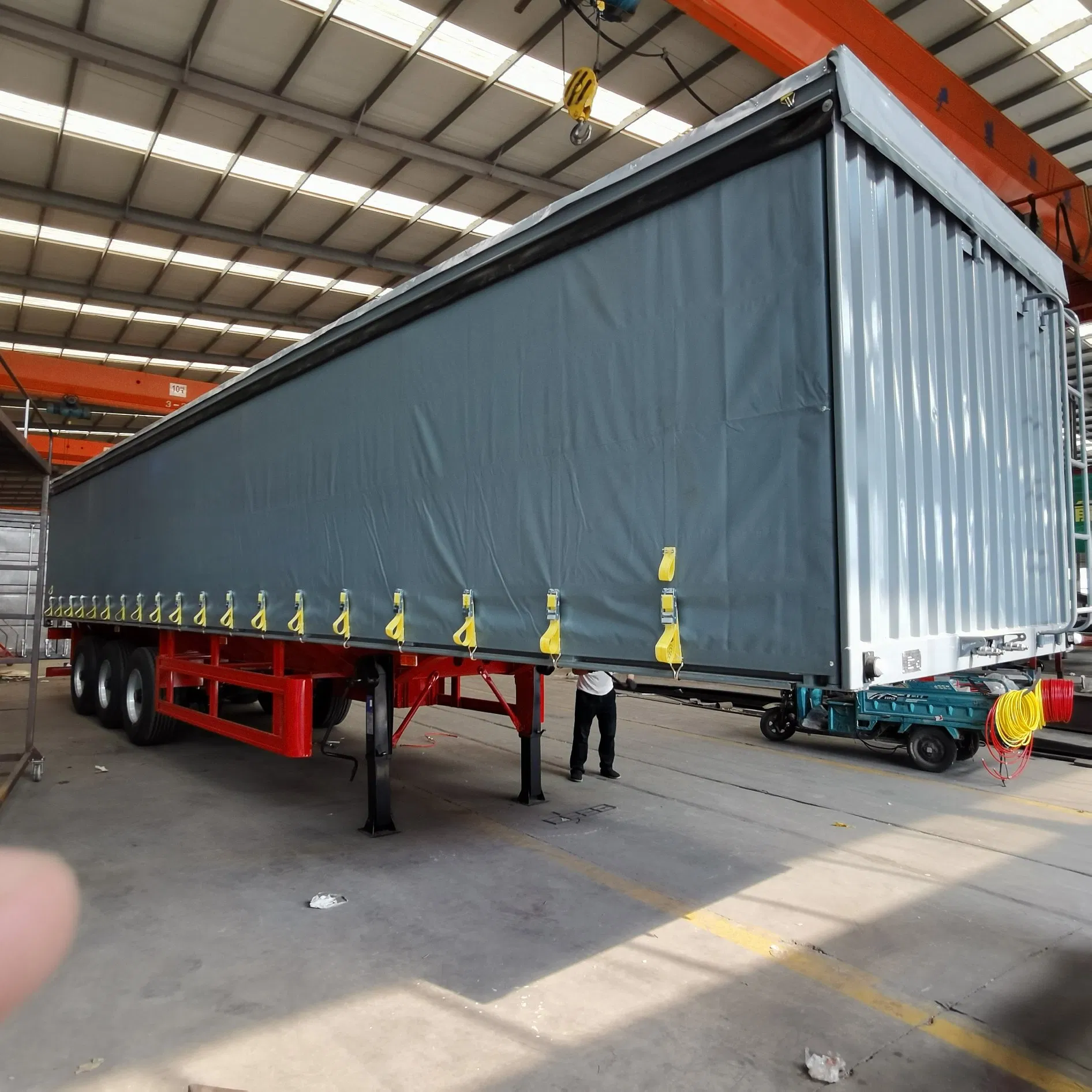Top Enclosed Curtain Side Box Trailer Semi Trailer Cargo Trailer