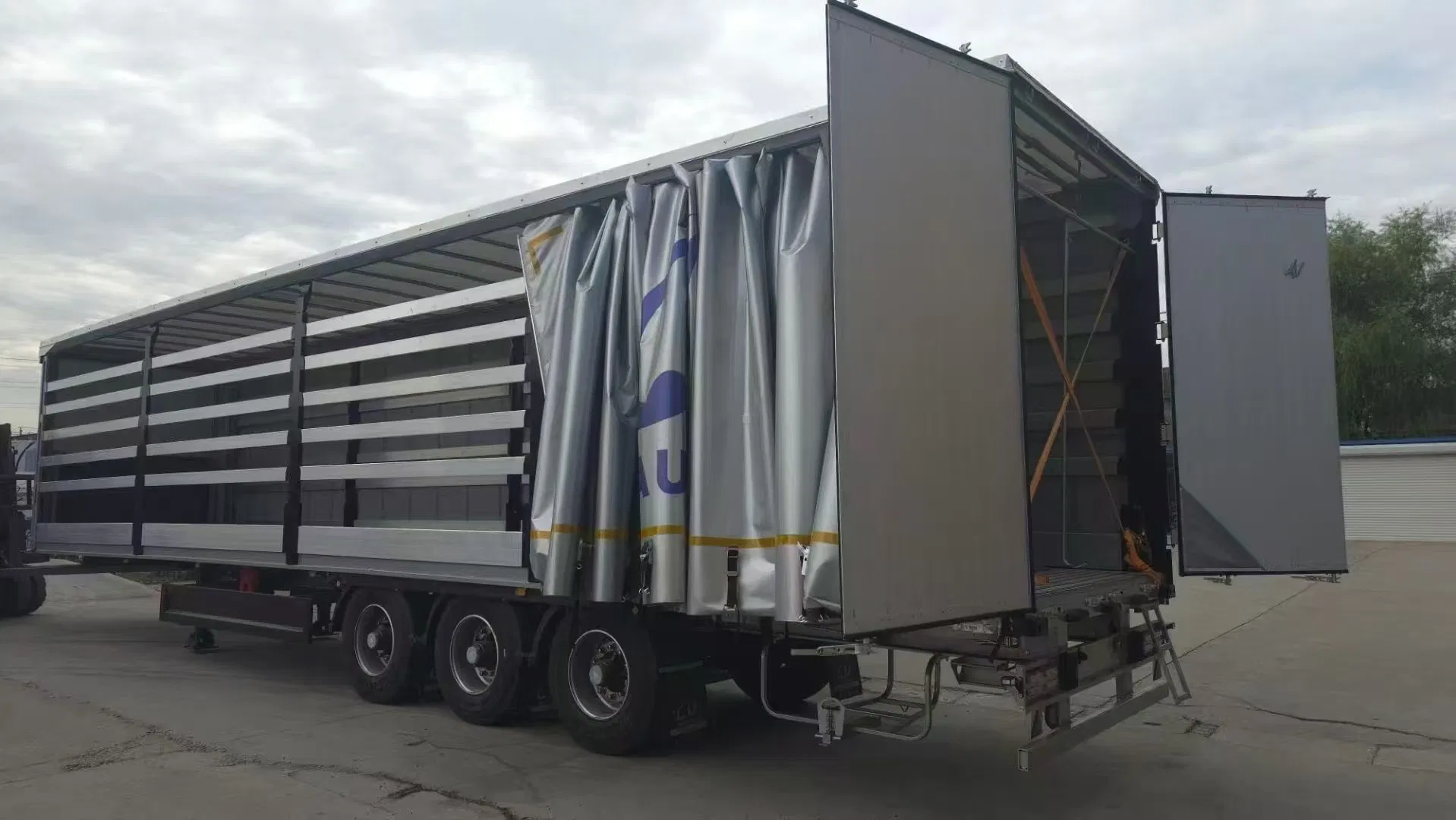 40FT 45FT Van Trailer Tarpaulin Side Curtain Box Semi Trailer