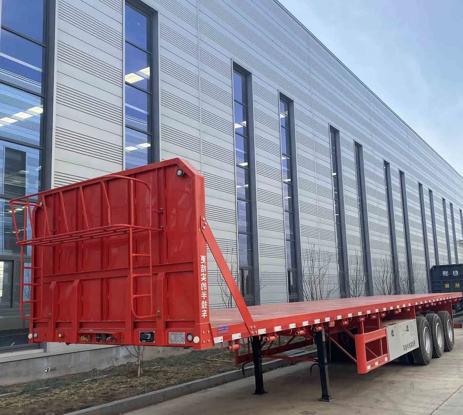 Vehicle Master Flatbed Gooseneck Chassis 20FT 40FT Platform Semi Trailer for Transportation