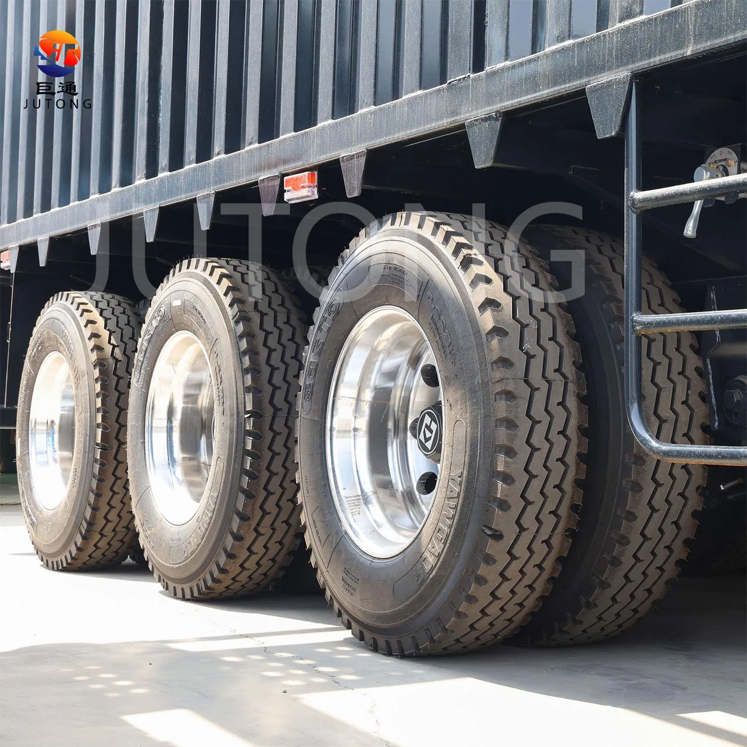 3 Axle Poultry Animal Transport Cattle Sheep Live Stock Trailers for Ghana Fence Semi Trailer Trucks