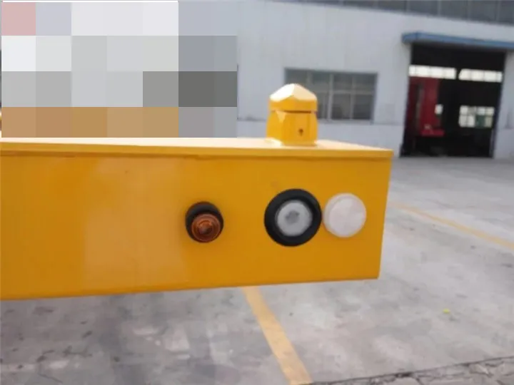 Skeleton Semi Trailer View 3