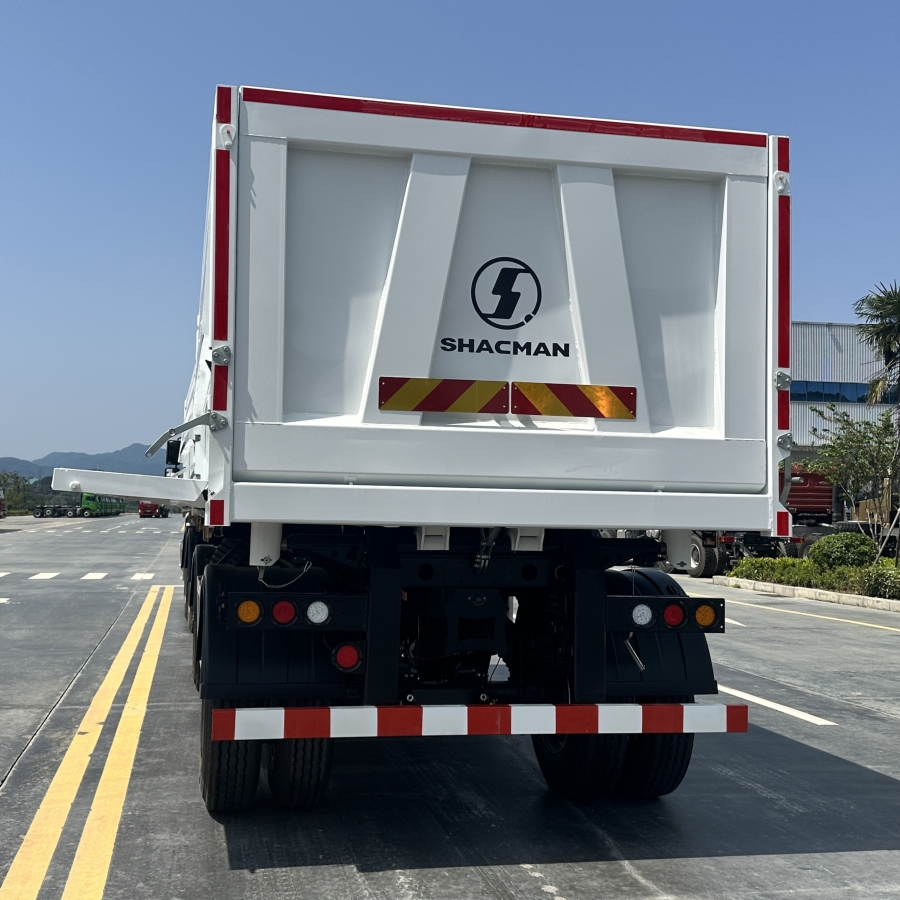 Heavy-Duty Dump Truck with 3-Way Tipping Grain Full Trailer Road Train