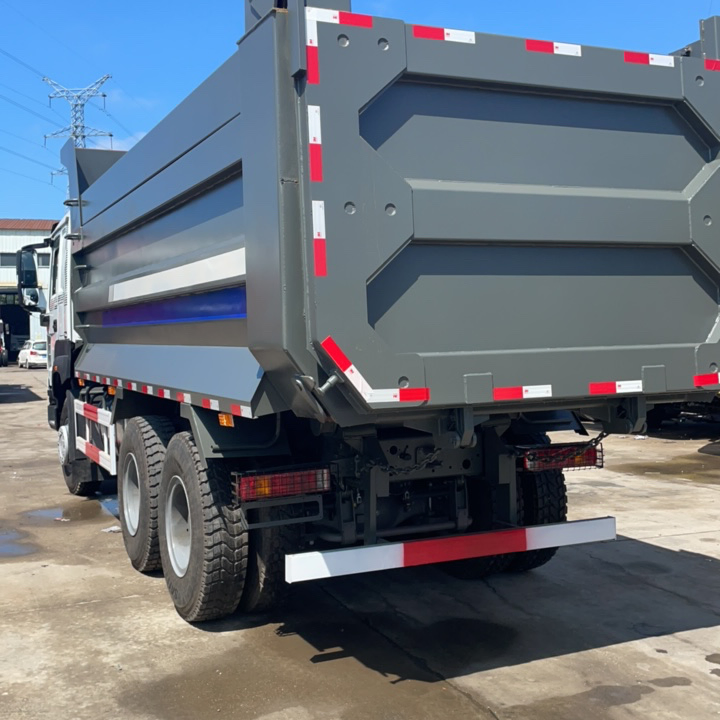 Sinotruk HOWO V7-X 380 Horsepower 6X4 6.5-Meter Dump Truck