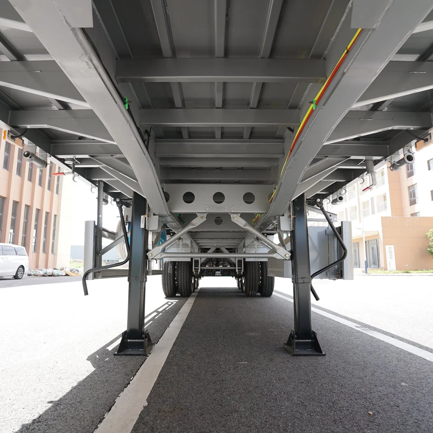 20FT/40FT/45FT 2/3/4 Axles Container/Cargo Flatbed/Platform/Flat Deck Semi Truck Trailer