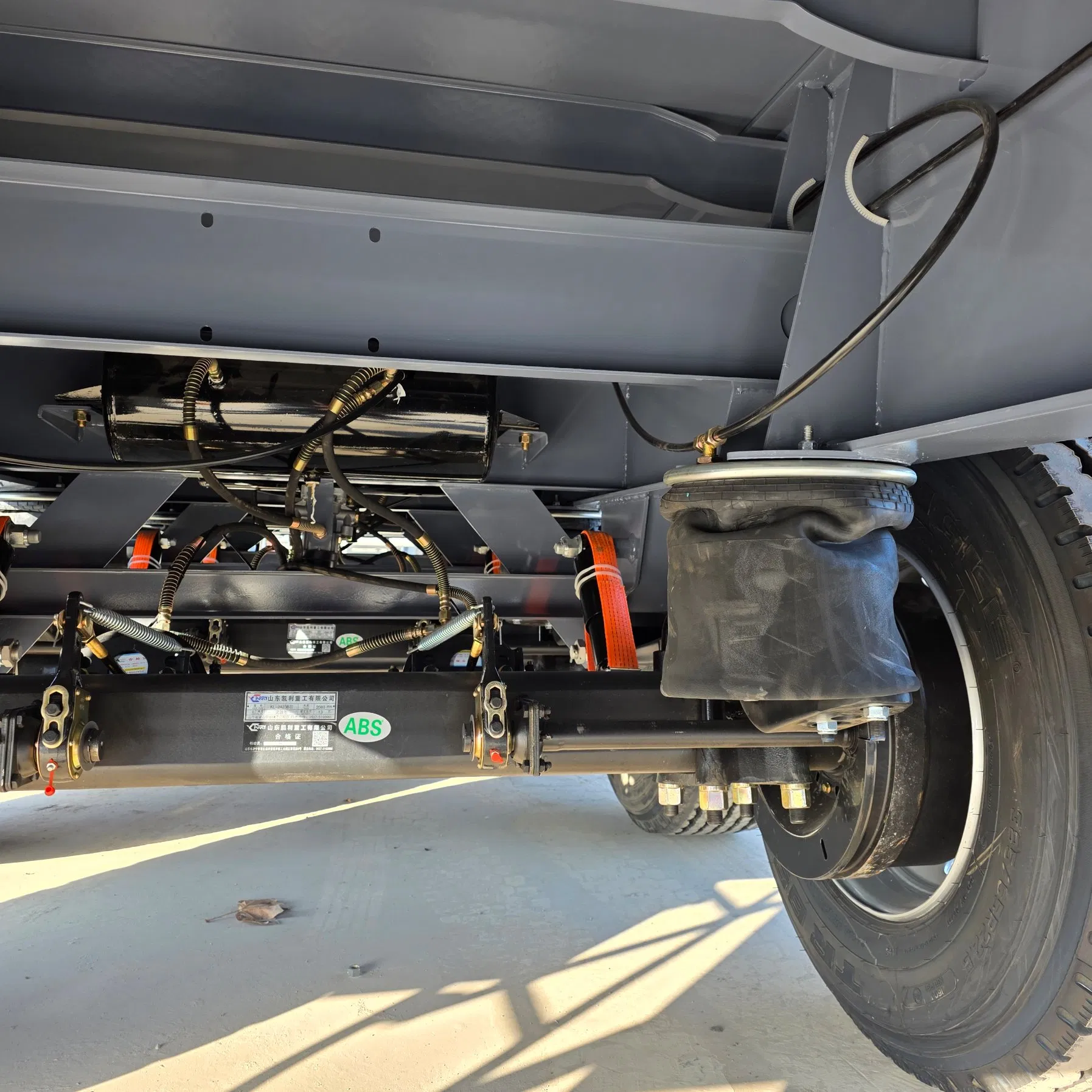 3 Axle Timber Logging Transport Platform Logtruck with Side Posts Pipes Semi Trailer