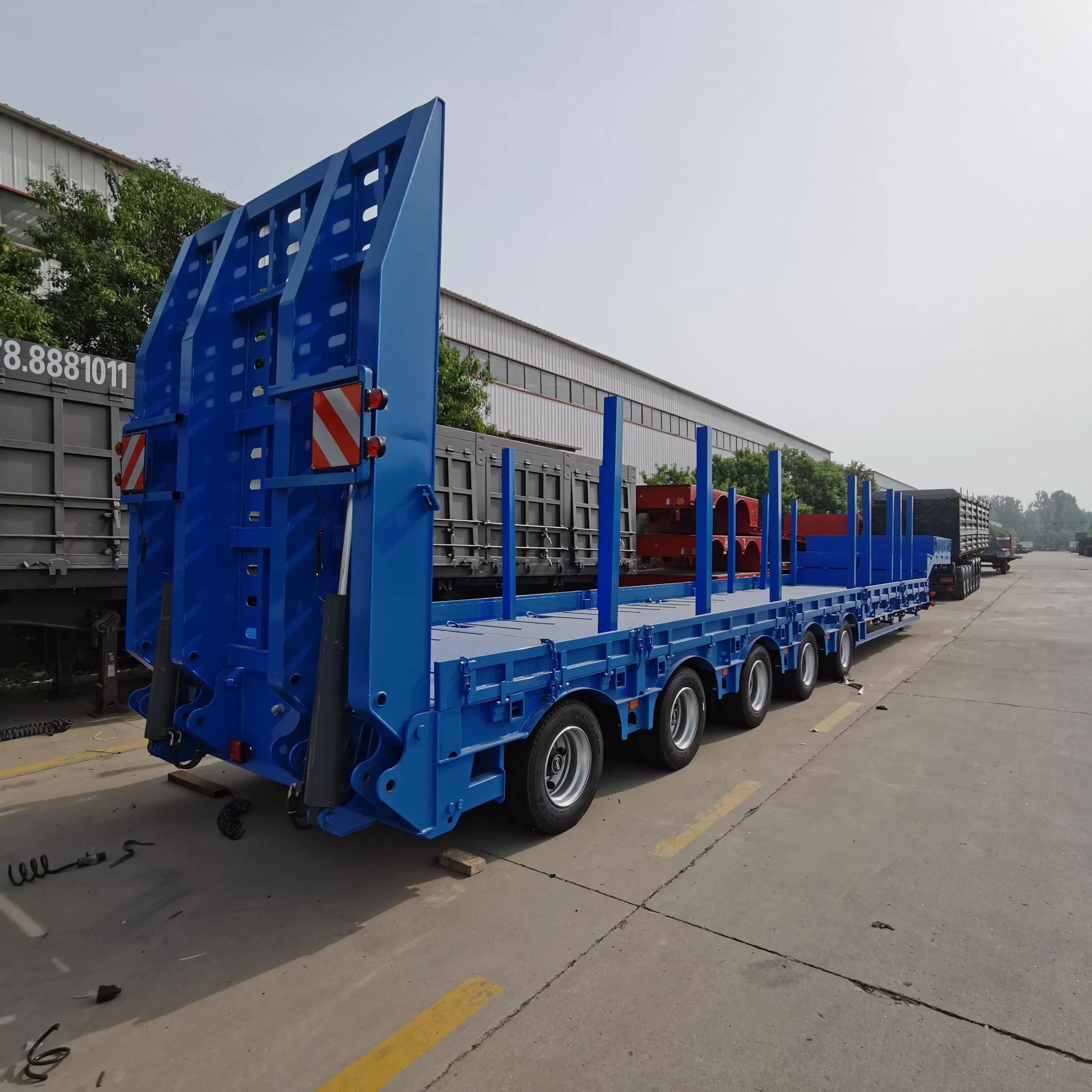 Factory Pricec 5-Axle Gooseneck Low Bed Truck Trailer Lowbed Semi-Trailer with Hydraulic Ramp 60t Log Transport Heavy Duty Steel Frame Lowboy Trailer