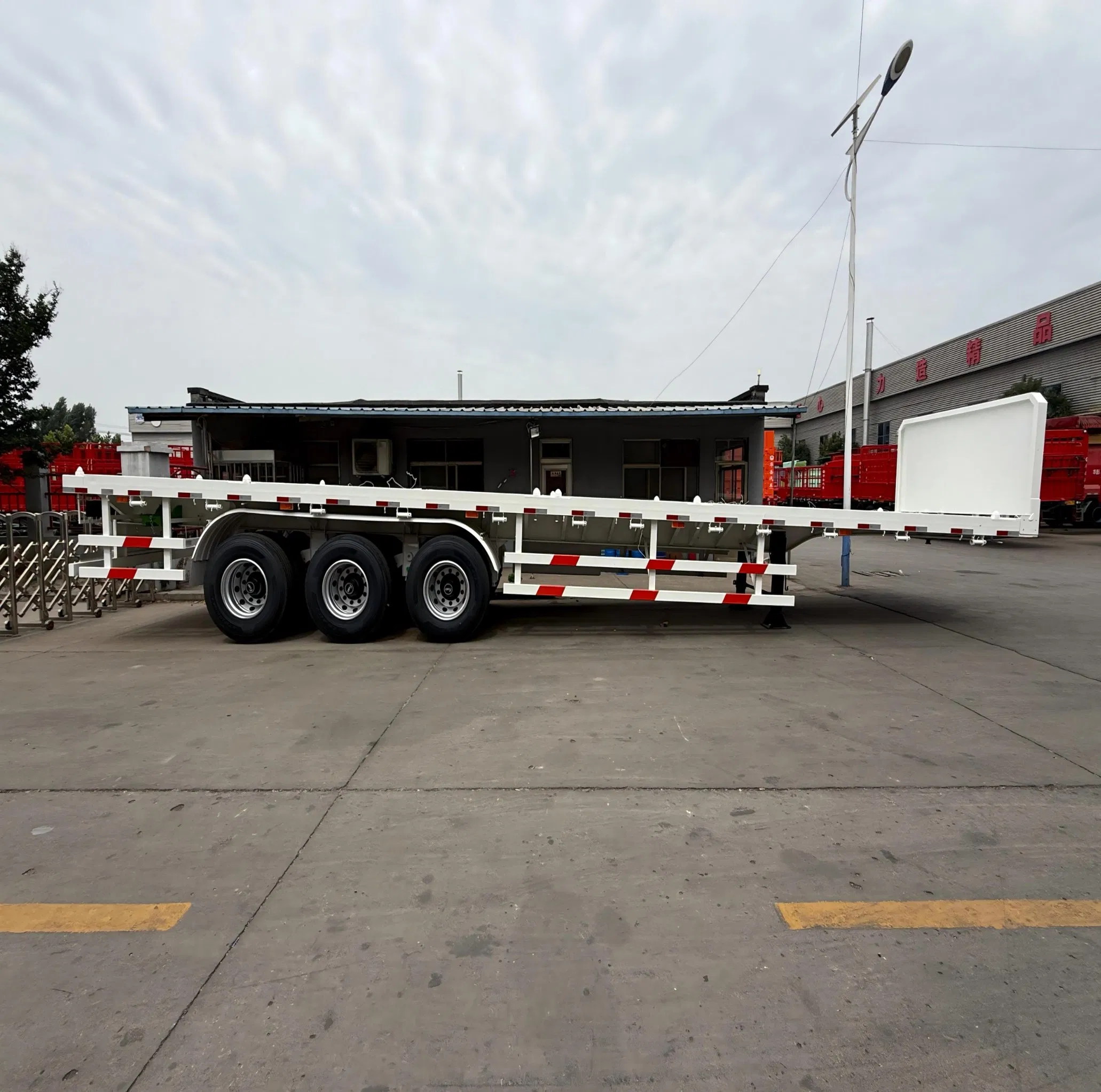 Factory Direct Sales Box Container Cargo Tractor Truck Flatbed Platform Semi Trailer