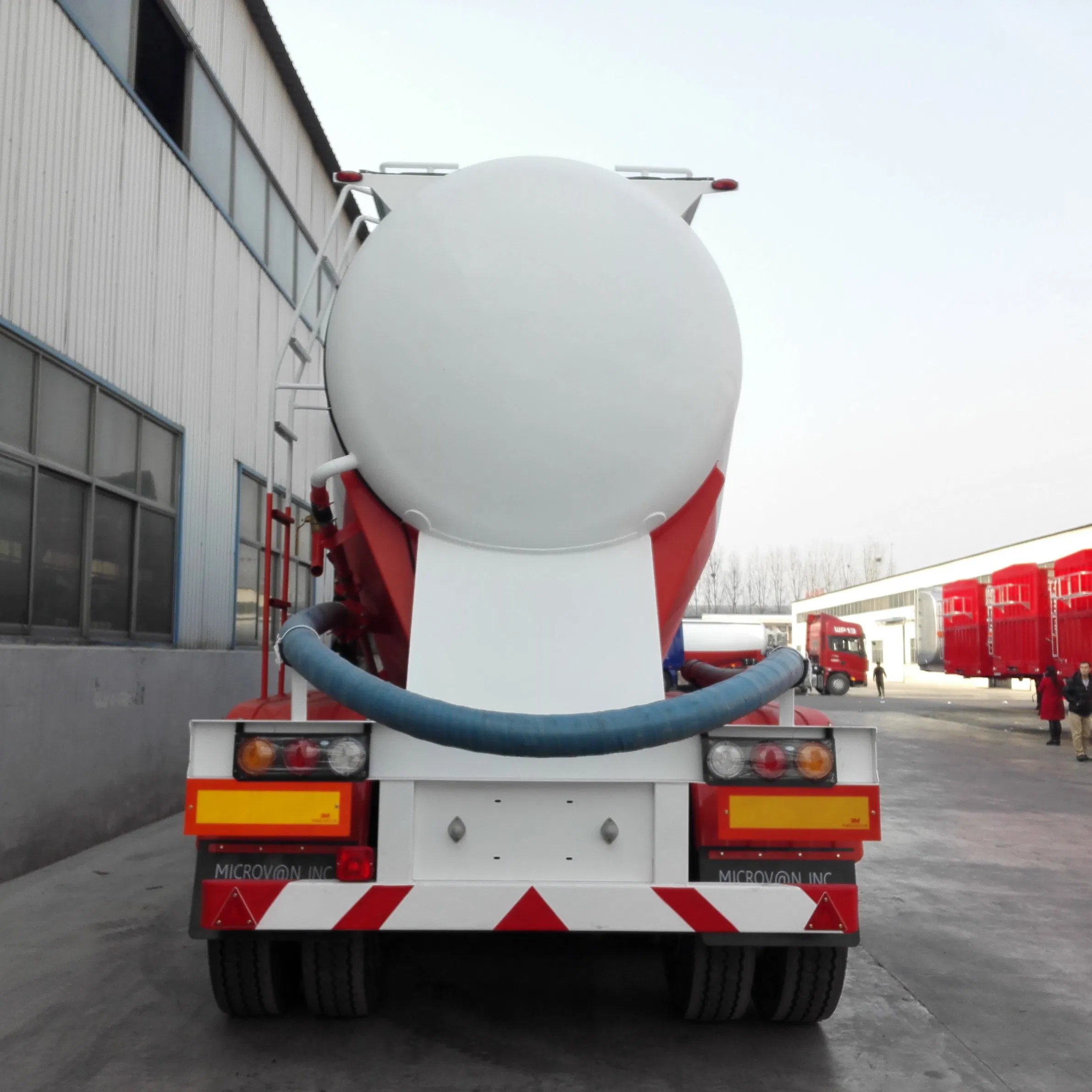 30/40/50/60cbm 2/3 Axle Bulk Cement/Fly Ash/Flour/Powder Material Transport V Shape Aluminum Alloy Tanker Semi Trailer with Engine Air Compressor