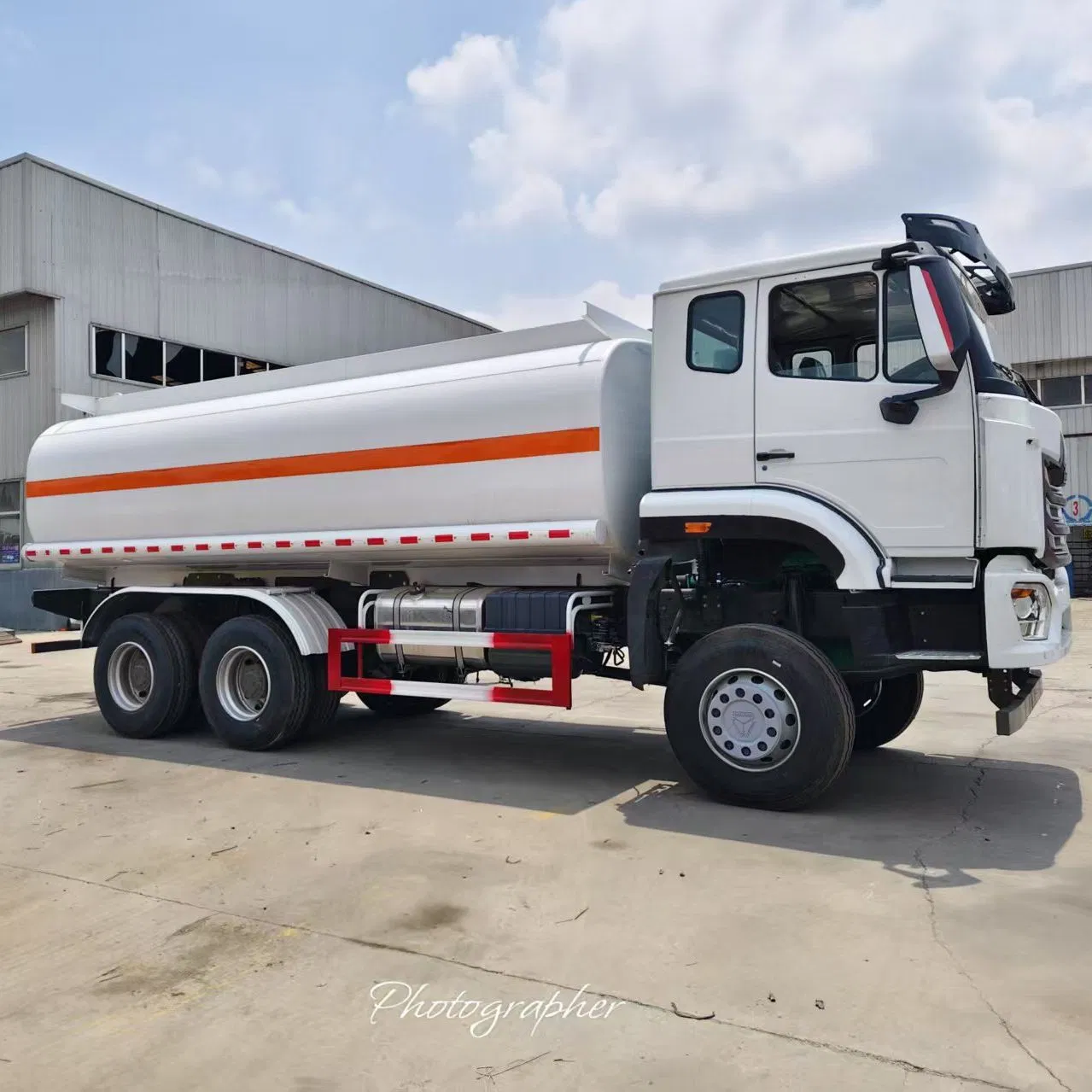 Used Special Purpose Vehicle Sino HOWO 8*4 Oil Tanker Truck