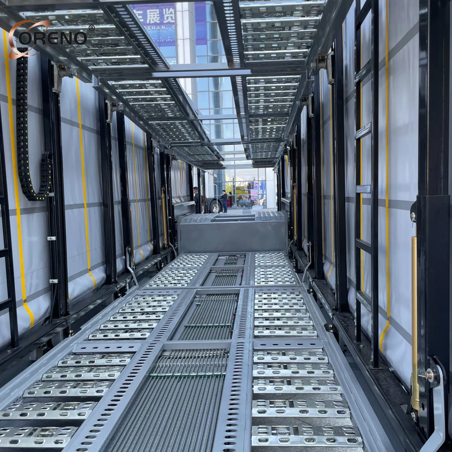 3 Axle 16m 13m 60 Tons Cargo Transport Trailer Dry Van Box Side Curtain Semi Trailer in Russia