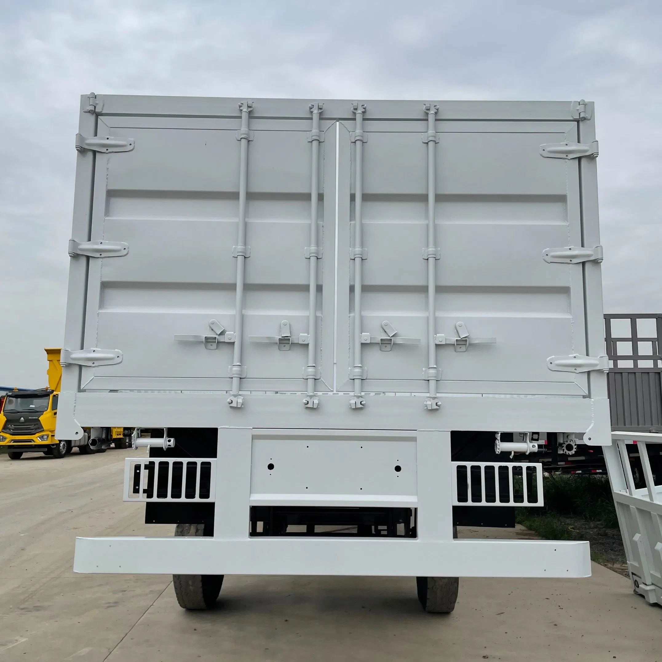 Multi-Functional Fence Semi Trailer for Logs &amp; Bulk Goods, 45FT Gooseneck with Extended Deck &amp; Ramp Door