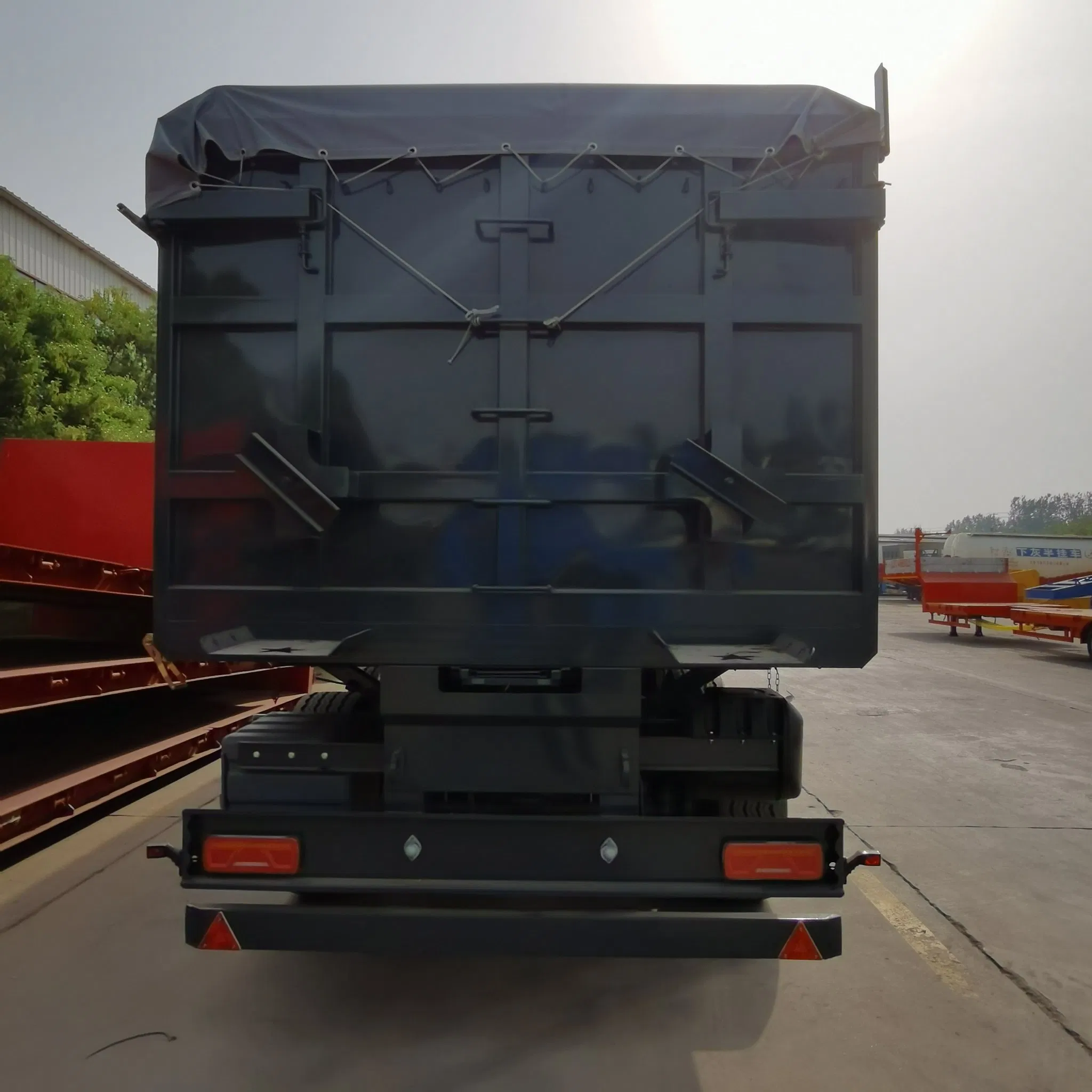Factory Direct Sales 6-Axle 40-Cubic-Meter Large-Capacity Bulk Grain Transport Self-Dumping Box Semi-Trailer