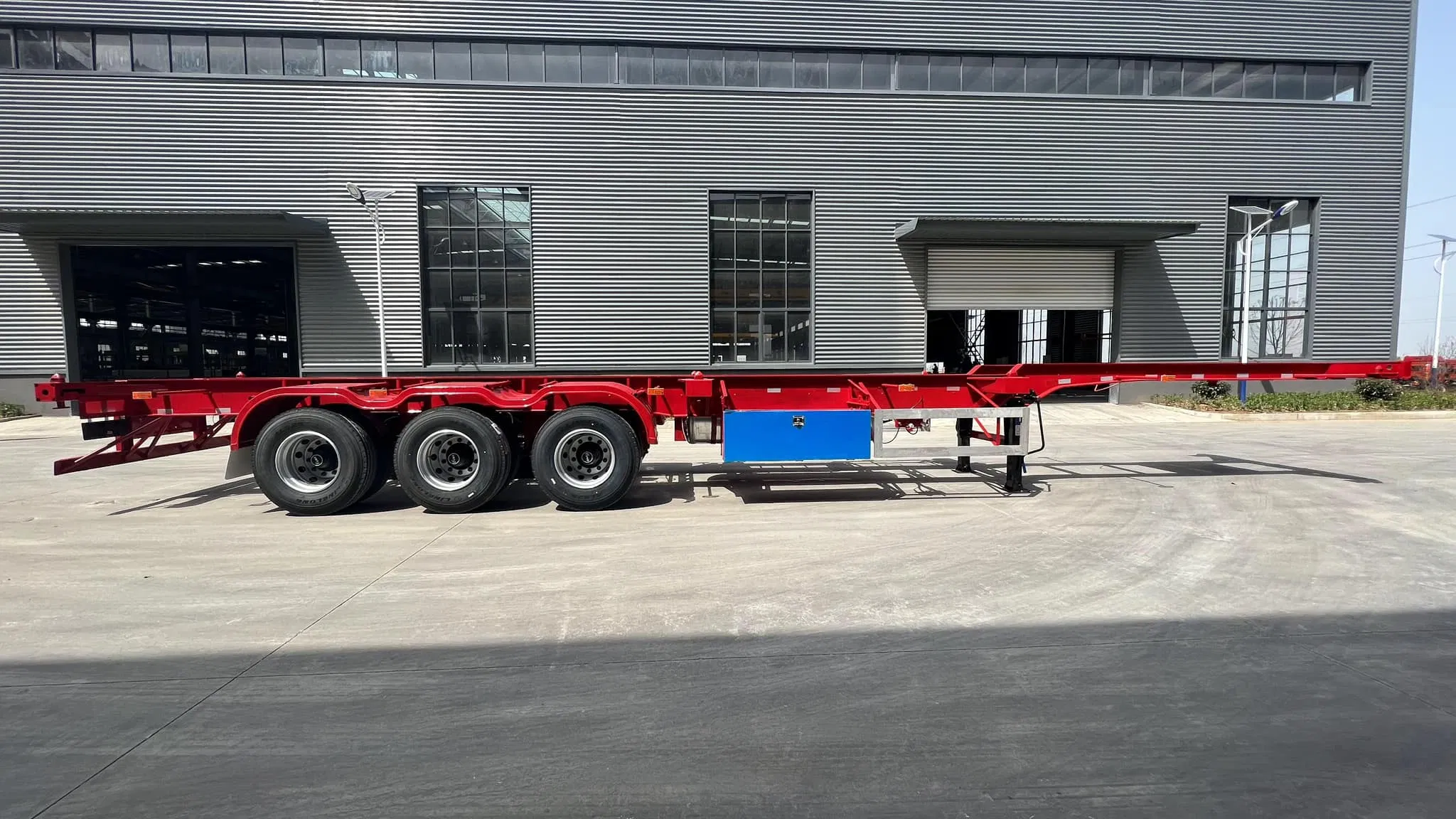Hot Sale Container Cargo Flatbed Trailer 3axles Gooseneck Beam Skeleton Chassis Semi Trailer for Logistics