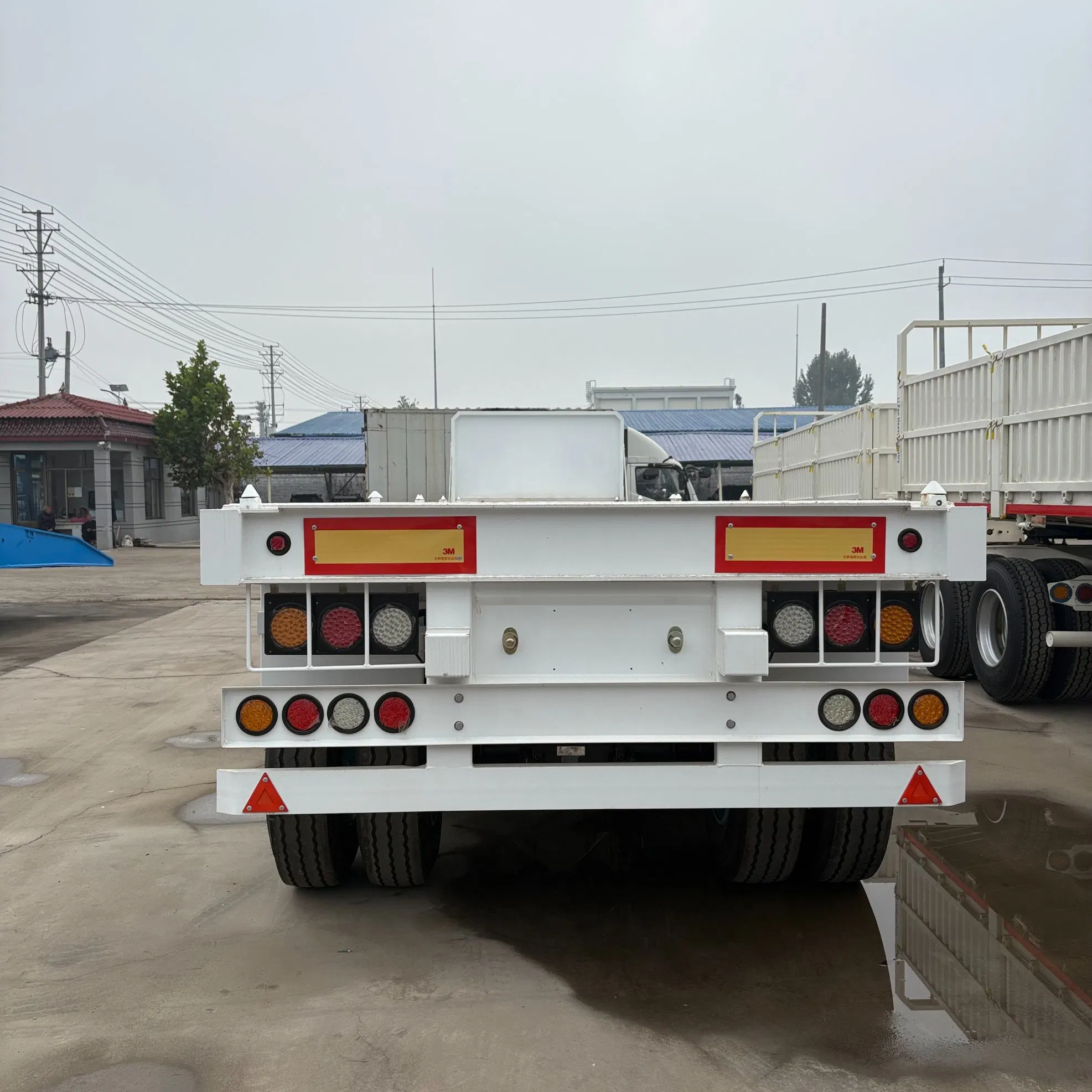 Durable Multi-Purpose Loading Platform for Long-Haul Flatbed Semi Trailer