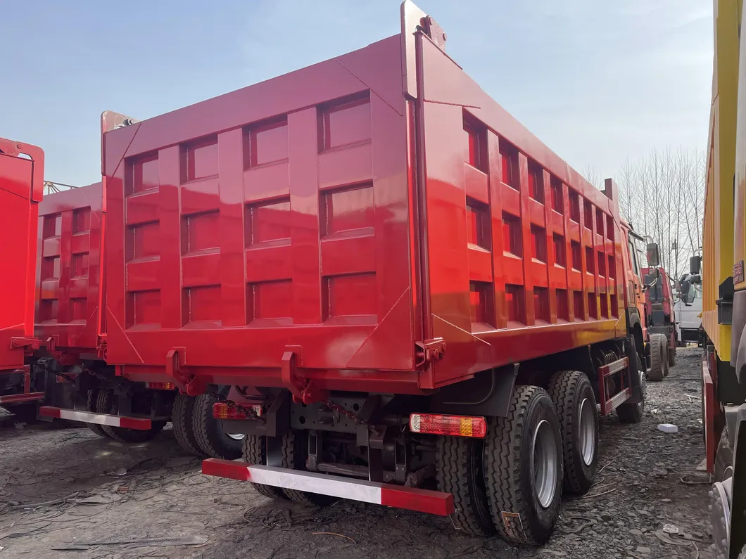 HOWO Truck Side View