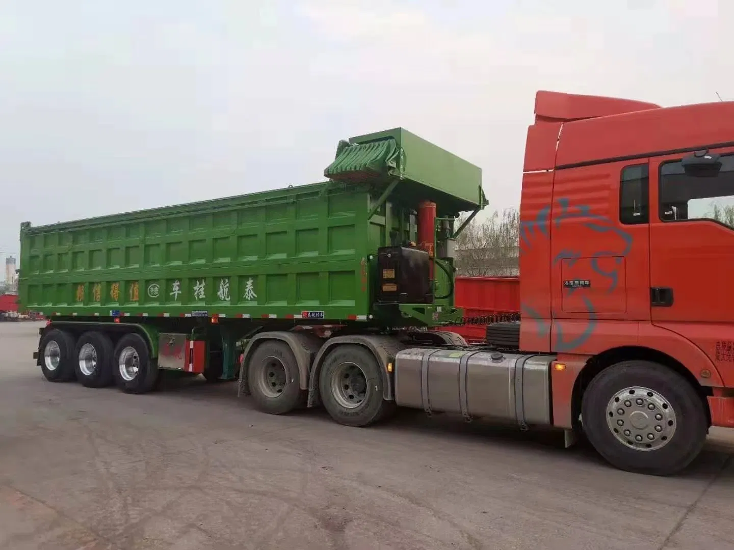 Competitive Price Tri-Axle Hydraulic Lift Side Tipper Side Dump Semi Trailer Side Tipping Trailer