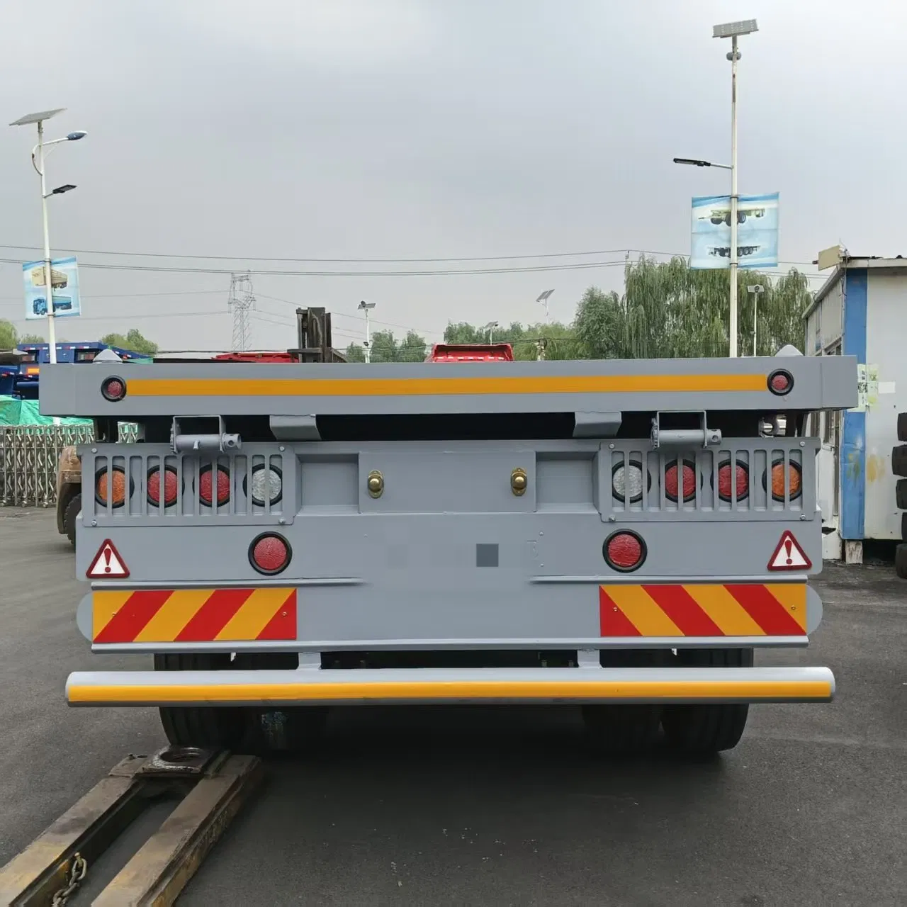 2/3/4 Axles 40/60/80t 20/40/45FT Flat Bed Flatbed Semi Truck Trailers Heavy Duty Container Lowbed Loader Skeleton Car Carrier Side Wall Semi Trailer
