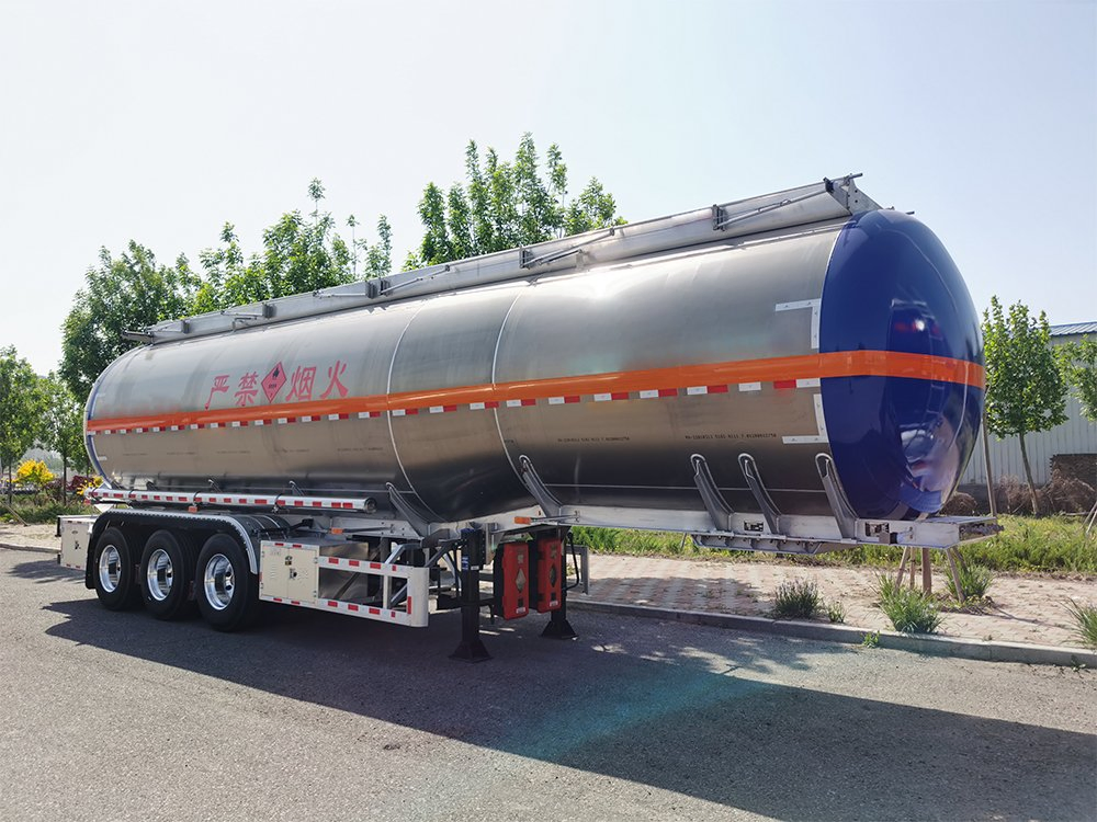 2025 High Quality New Tanker Semi-Trailer 3 Axles Aluminum Alloy Diesel Gasoline Transportation Tank Semi-Trailer