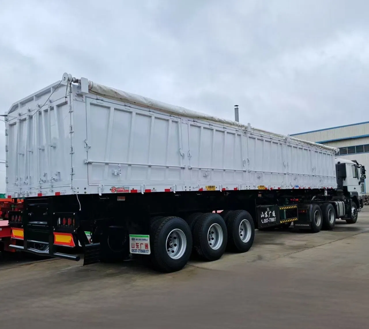 Warehouse Fence Cargo Semi-Trailer Farm Full Trailer Canton Fair Truck Exhibition