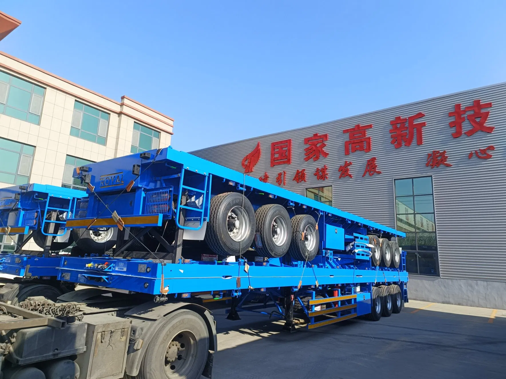 Saudi Arabia 45-Ton, 13.6-Meter, Three-Axle, Lift-Axle, Mechanical Suspension Spring System 45-Foot Container Flatbed Semi-Trailer