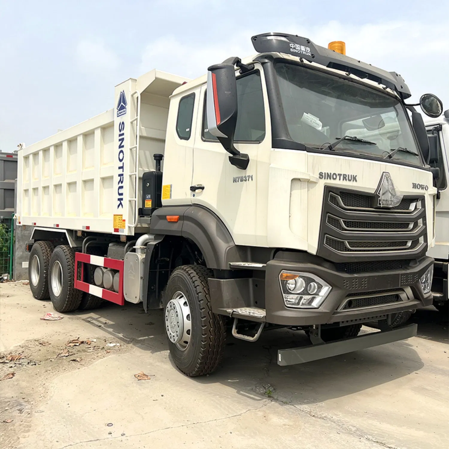 Sinotruk Hohan Refurbished New and Used HOWO Nx Dump Truck Sino Diesel 30 Tons Truck Price 6X4 8X4 Dump Dumper Tipper Truck