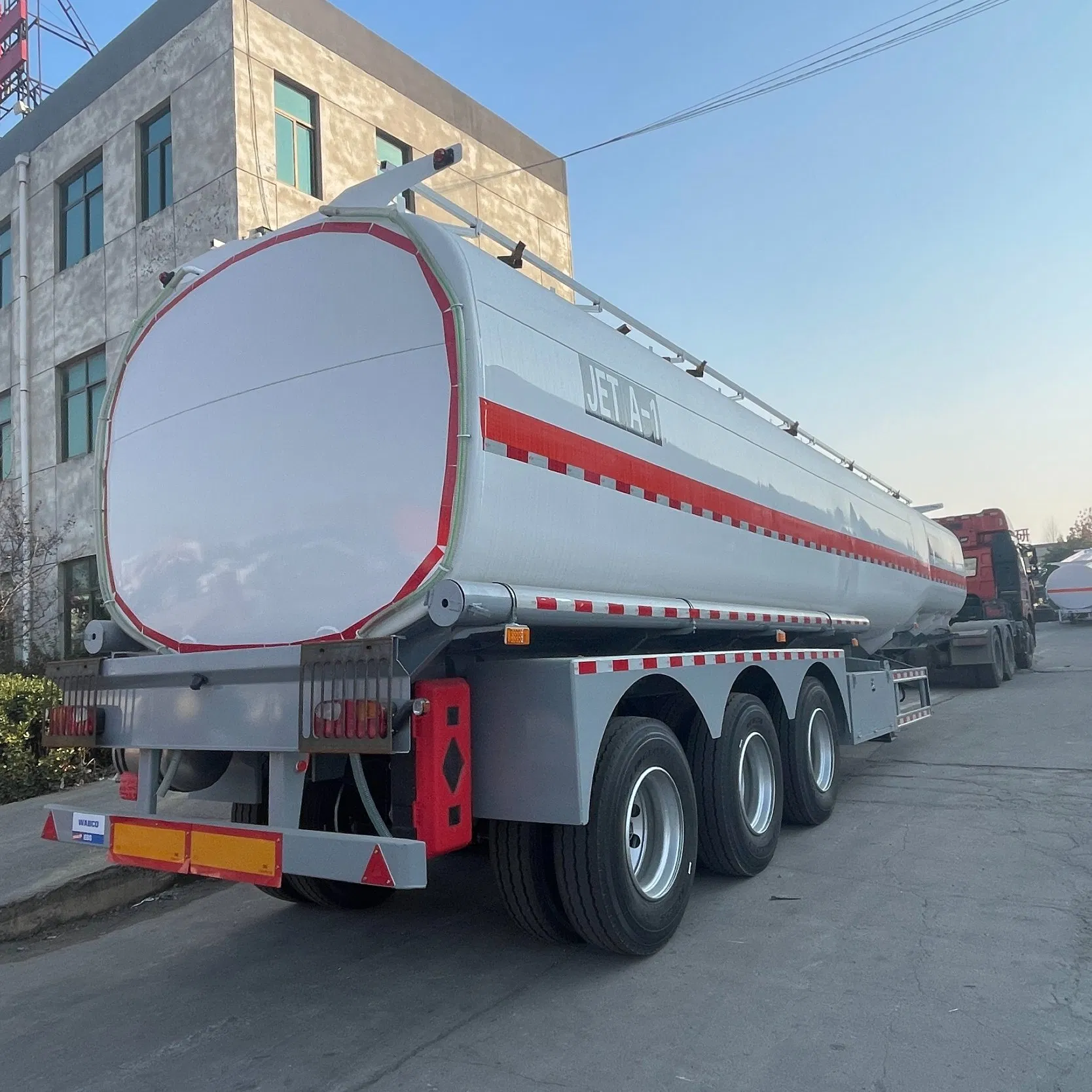 Used and New 48000L Oil / Fuel Tanker Truck Semi Trailer