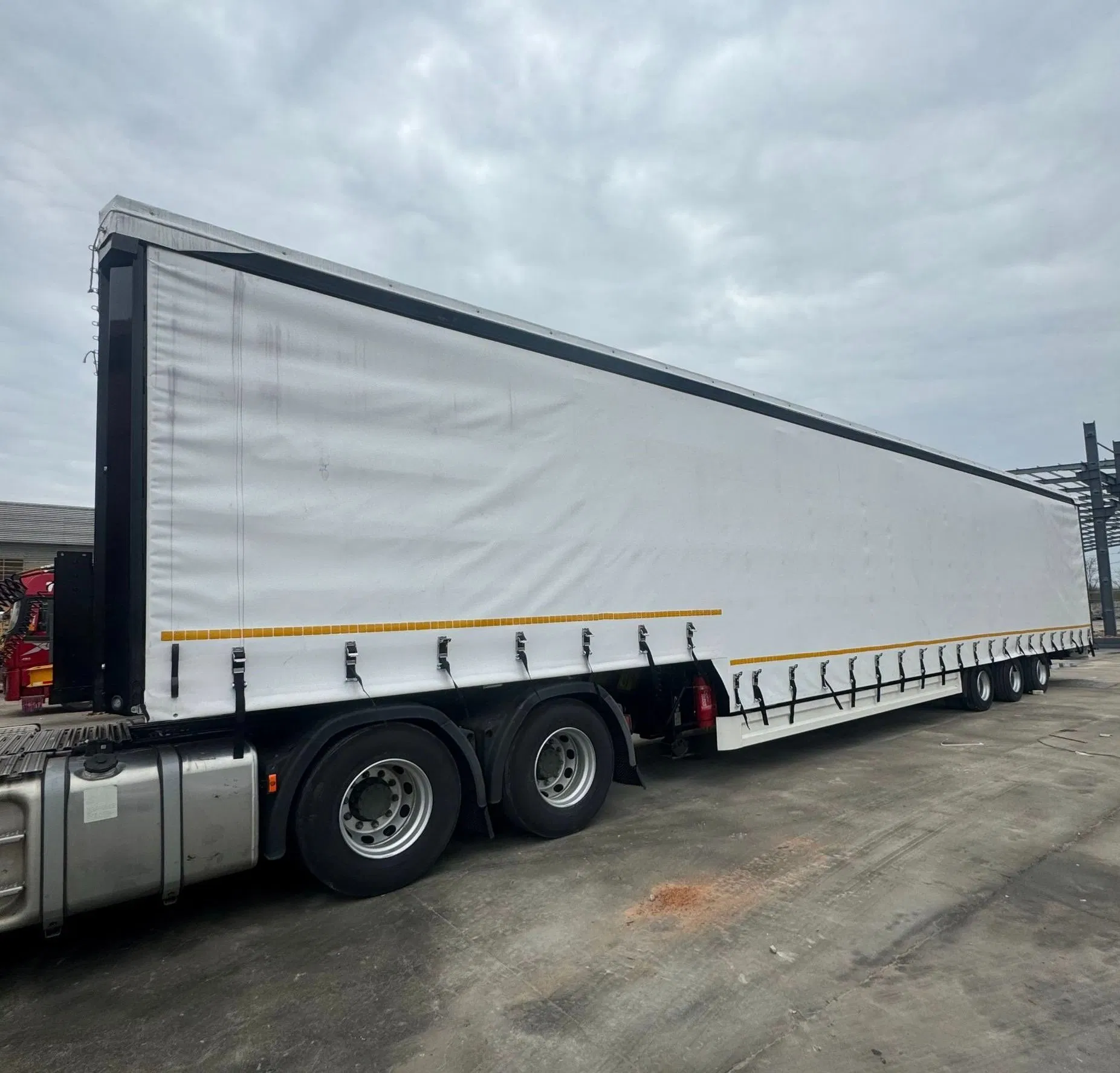 ECE Certification High-Quality Side Curtain Semi Trailers with ABS Anti Lock Braking System
