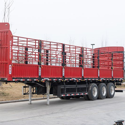 Vehicle Master 3 Axle Sheep Cattle Transporter Fence Trailer Livestock Trailer Truck Animal Transport Semi Trailer