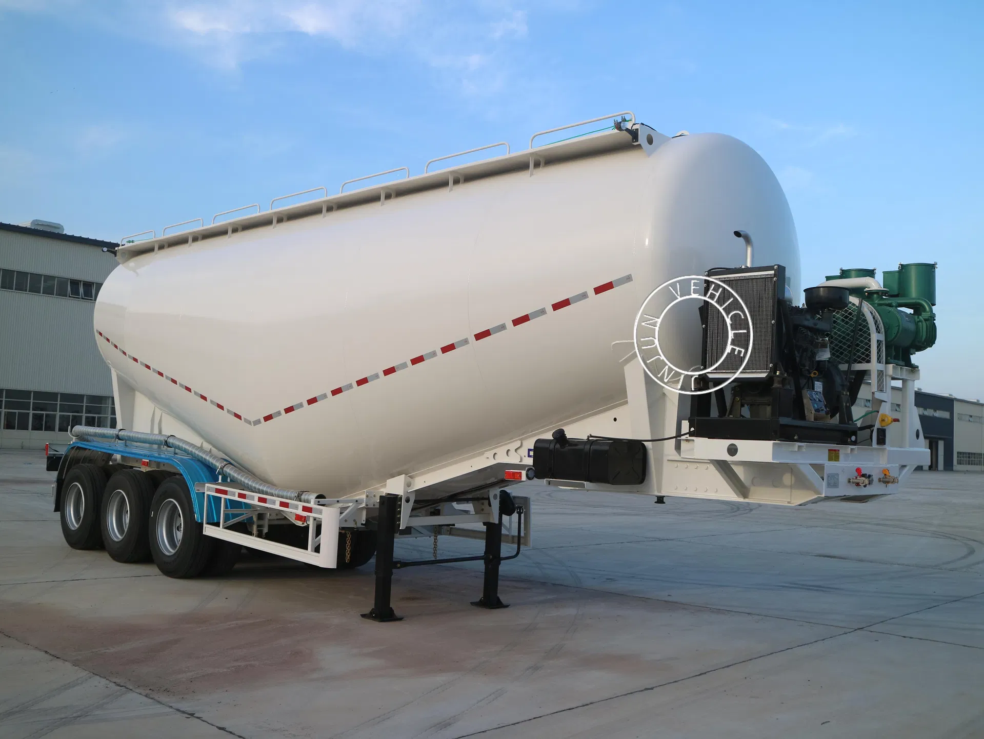 Bulk Cement Tanker Side View