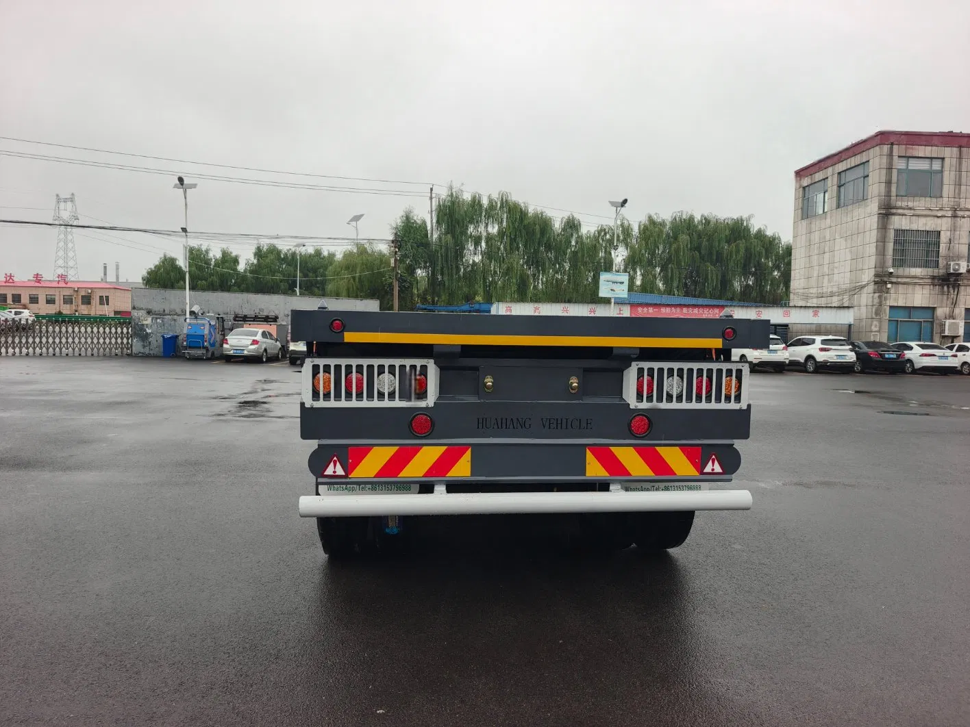 China 3/4 Axle 40FT Container Semi Trailer Chassis Car Trailers Flat Bed Container Flatbed Semi Trailer with Hot Sale