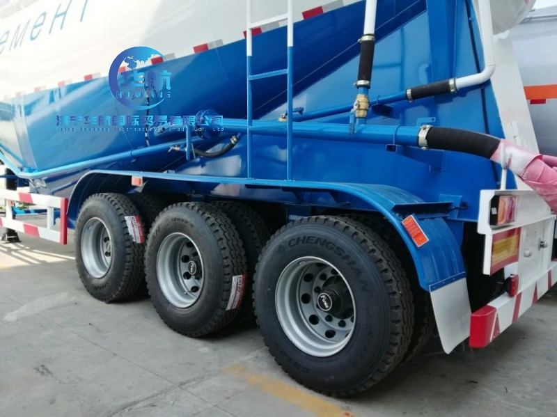 Hot Sale 3 Axles Bulk Powder Transport Grain Animal Feed Tanker Cement Truck Semi Trailer