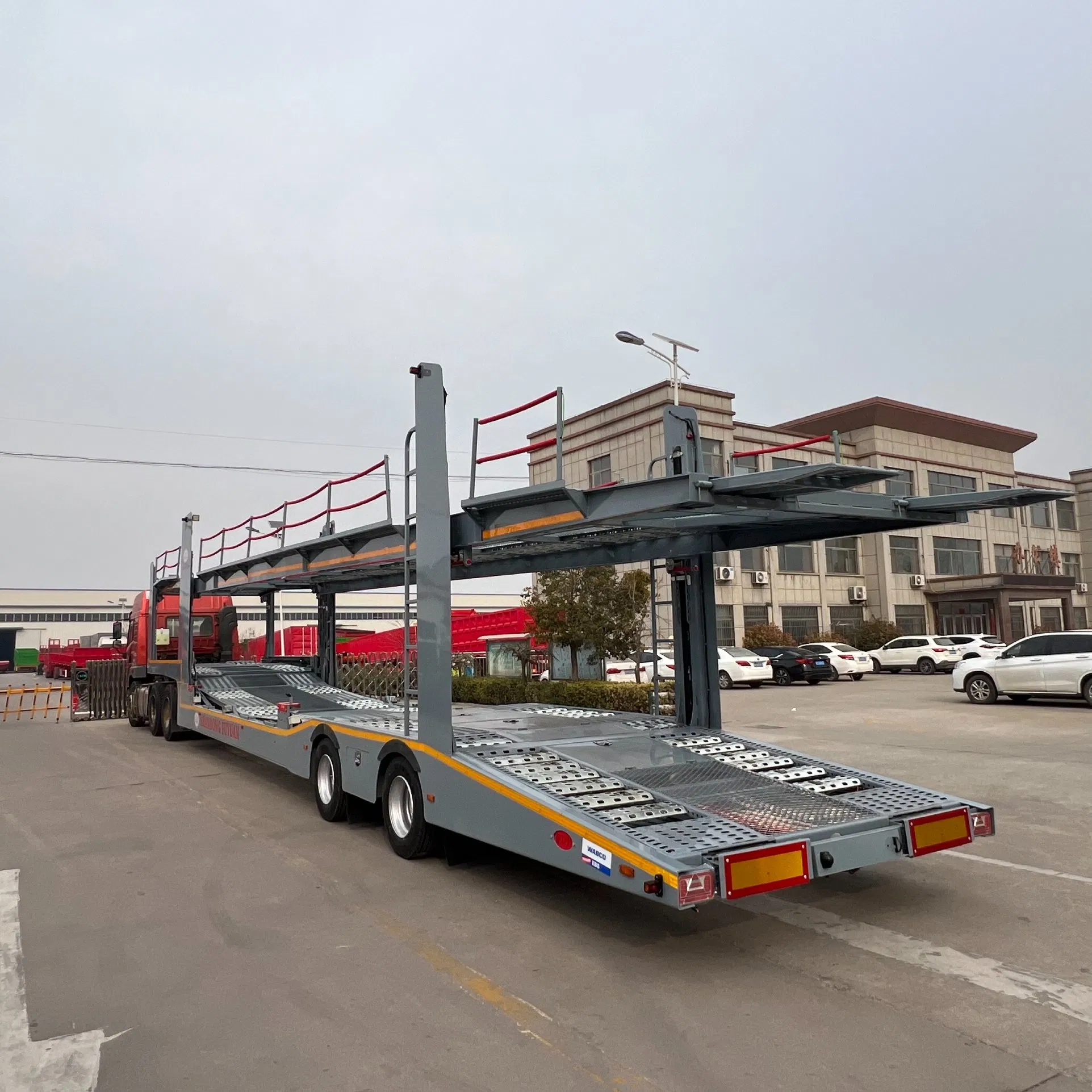 Two-Layer Hydraulic Car Transport Carrier Semi Trailer Truck Trailer for Sale