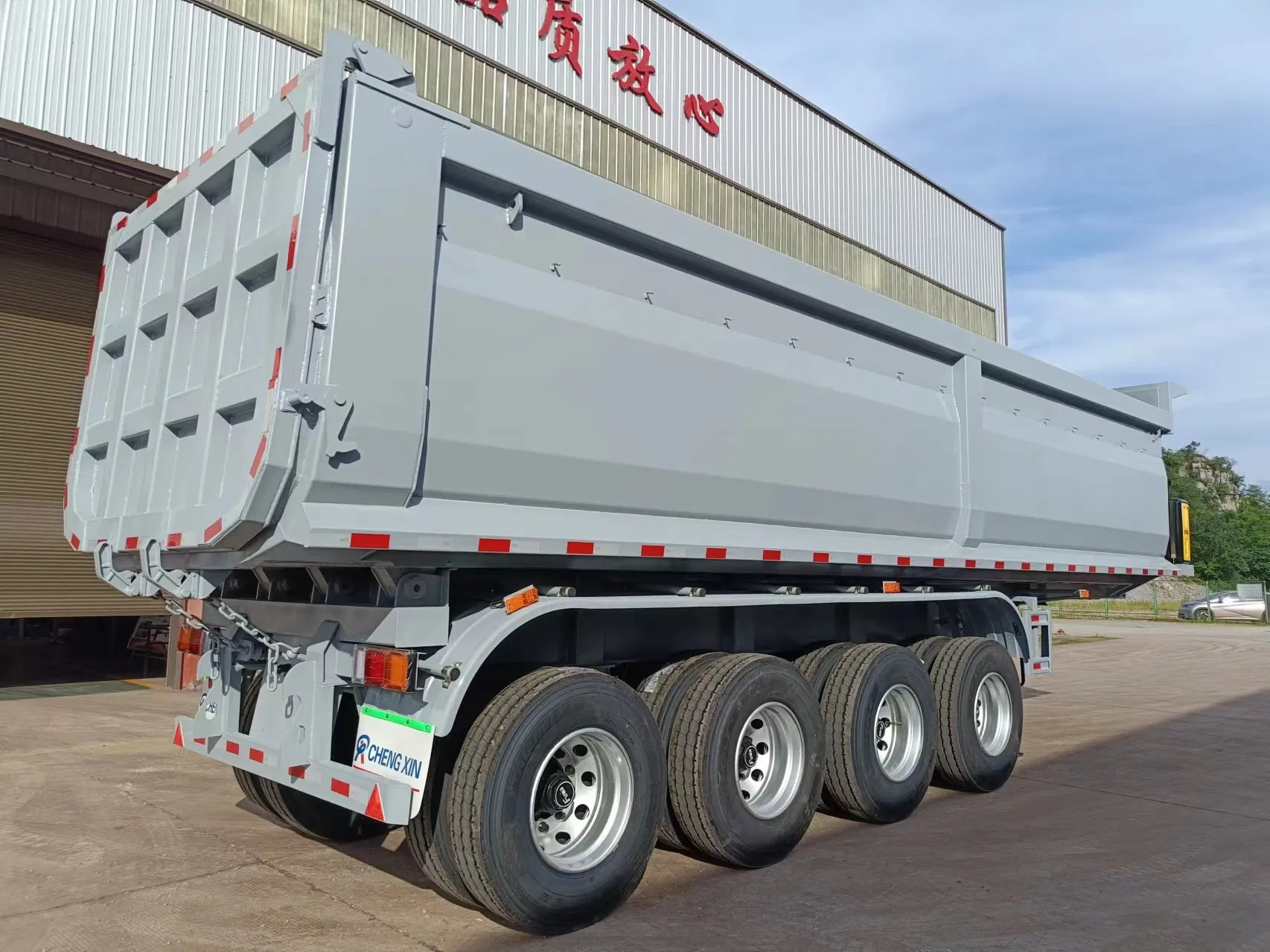 China Factory 4 Axle 60tons 80tons Tipper Rear Dump Truck Semi Trailer