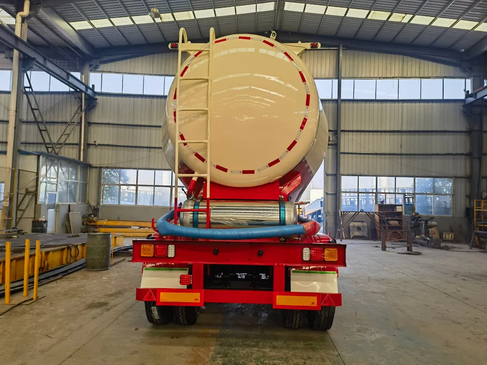 Bulk Cement Transport Semi Trailer Side
