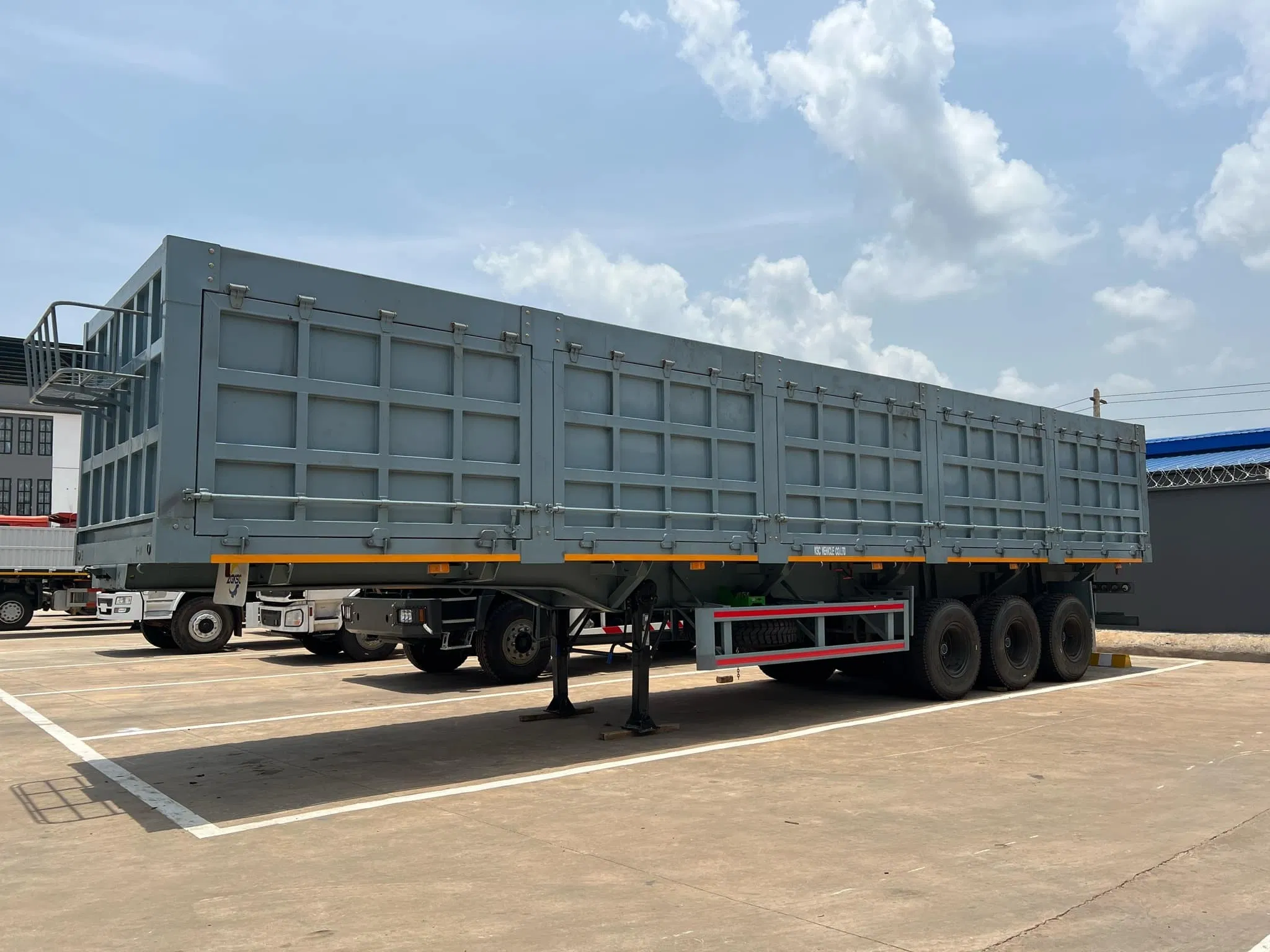 Factory Customized 2 3 Axles Auto Vehicle Transport Transportation Side Tipper Dump Hydraulic Mechanical Lifting Towing Double Deck Drop Carrier Semi Trailer