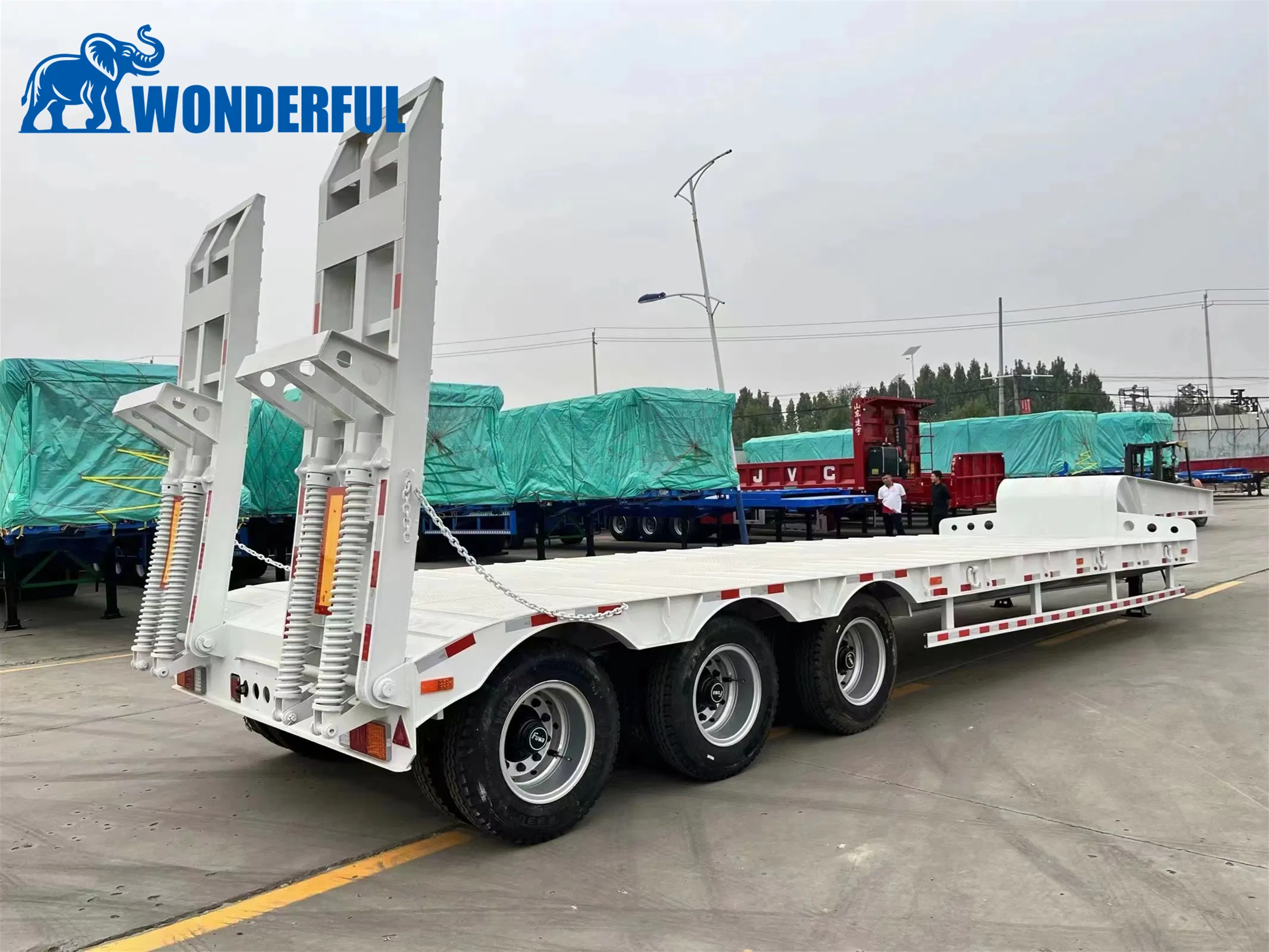 Triple Axle Sinotruck 90ton Capacity Width Ramps Dovetail Leveling Valve Flatbed Uhaul Double Drop Valve Vintage Unloading Low Loader Lowboy Semi Trailer