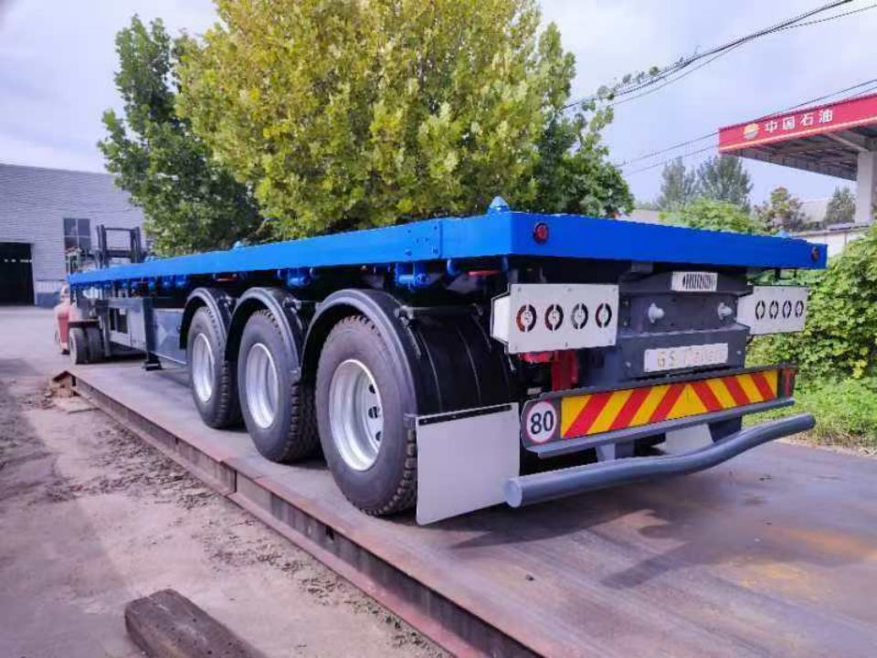 Manufacture Longq Heavy Duty 3 Axles 20FT 40FT 40 Feet Container Chassis Flatbed Cargo Transport Truck Semi Trailer for Sale