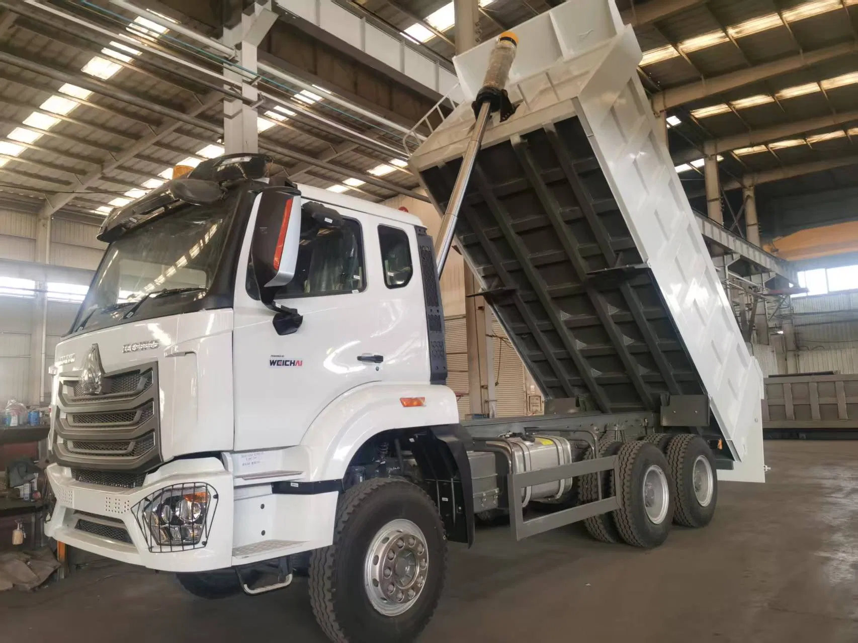 in Perfect Condition Sinotruk HOWO 7 Used Tipper Dump Truck 2021 2022 371HP 380HP 400HP 430HP 6X4 Diesel Drive 10 &amp; 12 Wheels 30-50t for Sale