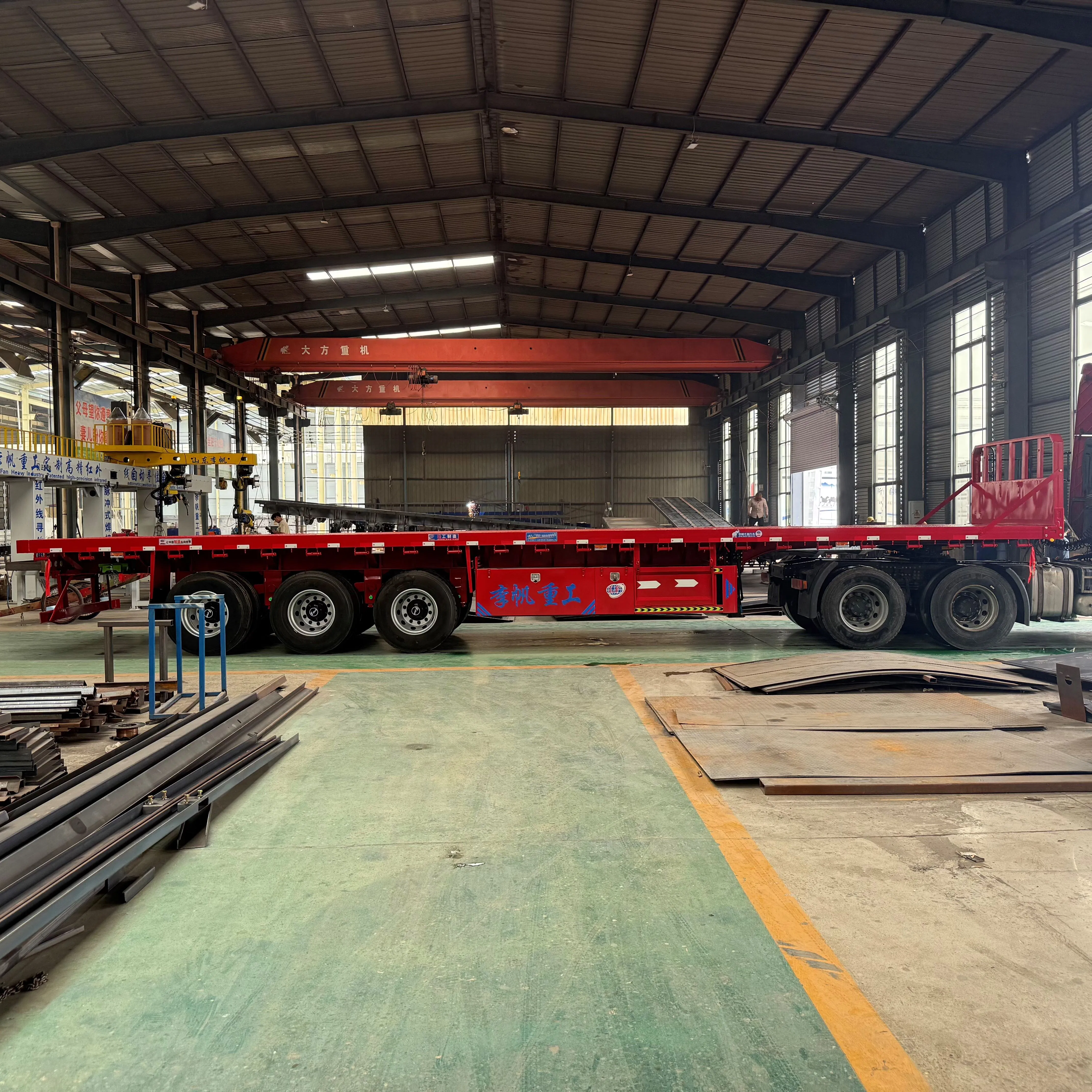 Sturdy Flatbed Semi-Trailer with Enhanced Load Capacity Features