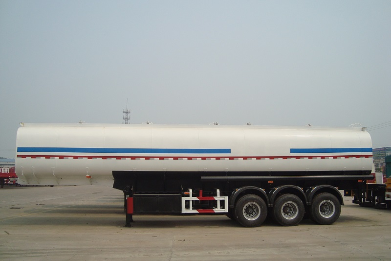 Vehicle Master 3 Axles/ 40000L/42000L/45000L Carbon Steel/Stainless Steel/Aluminum Alloy Tank/Tanker Truck Semi Trailer for Oil/Fuel/Diesel/Gasoline/Crude/Water